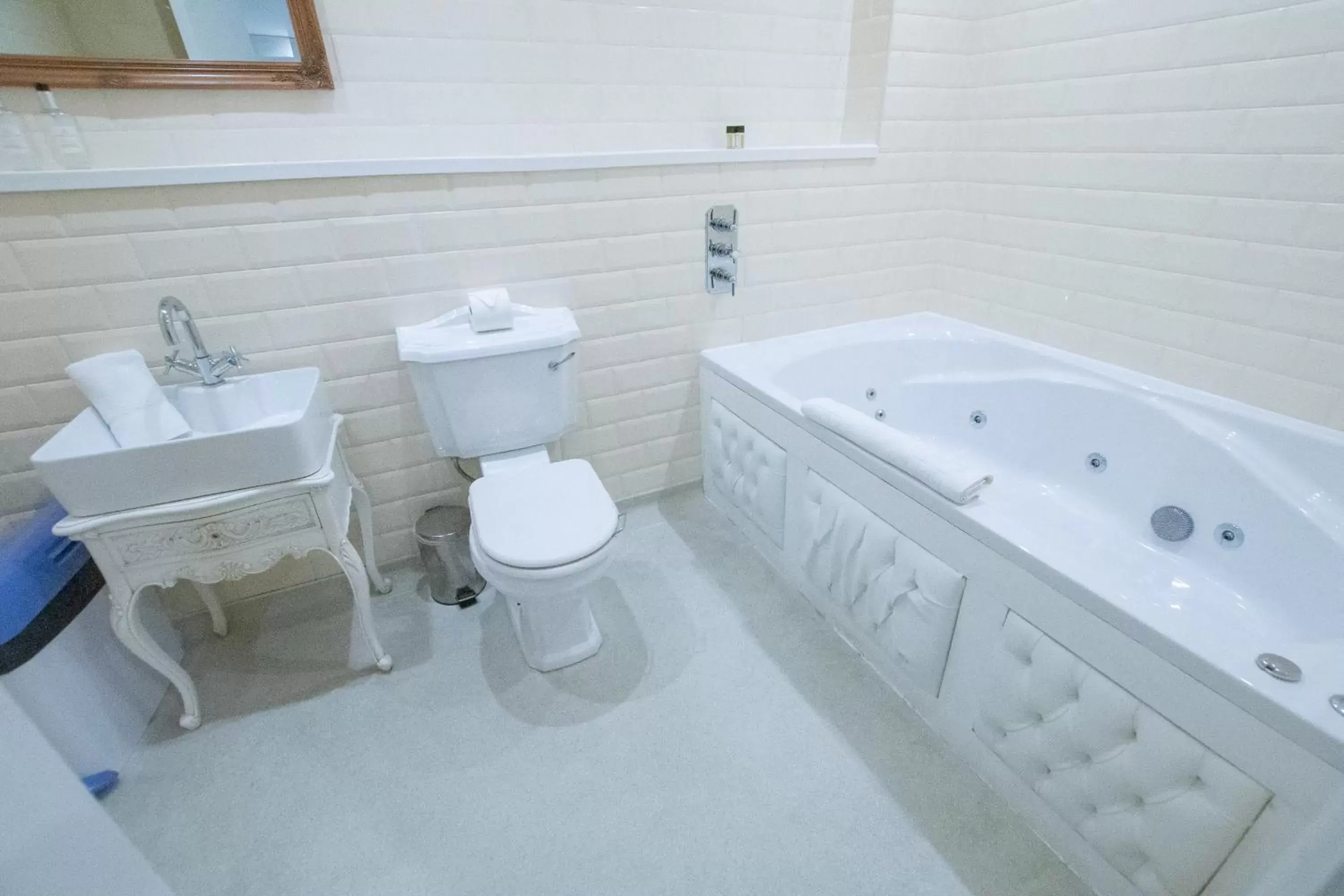 Bathroom in The Dixie Dean Hotel