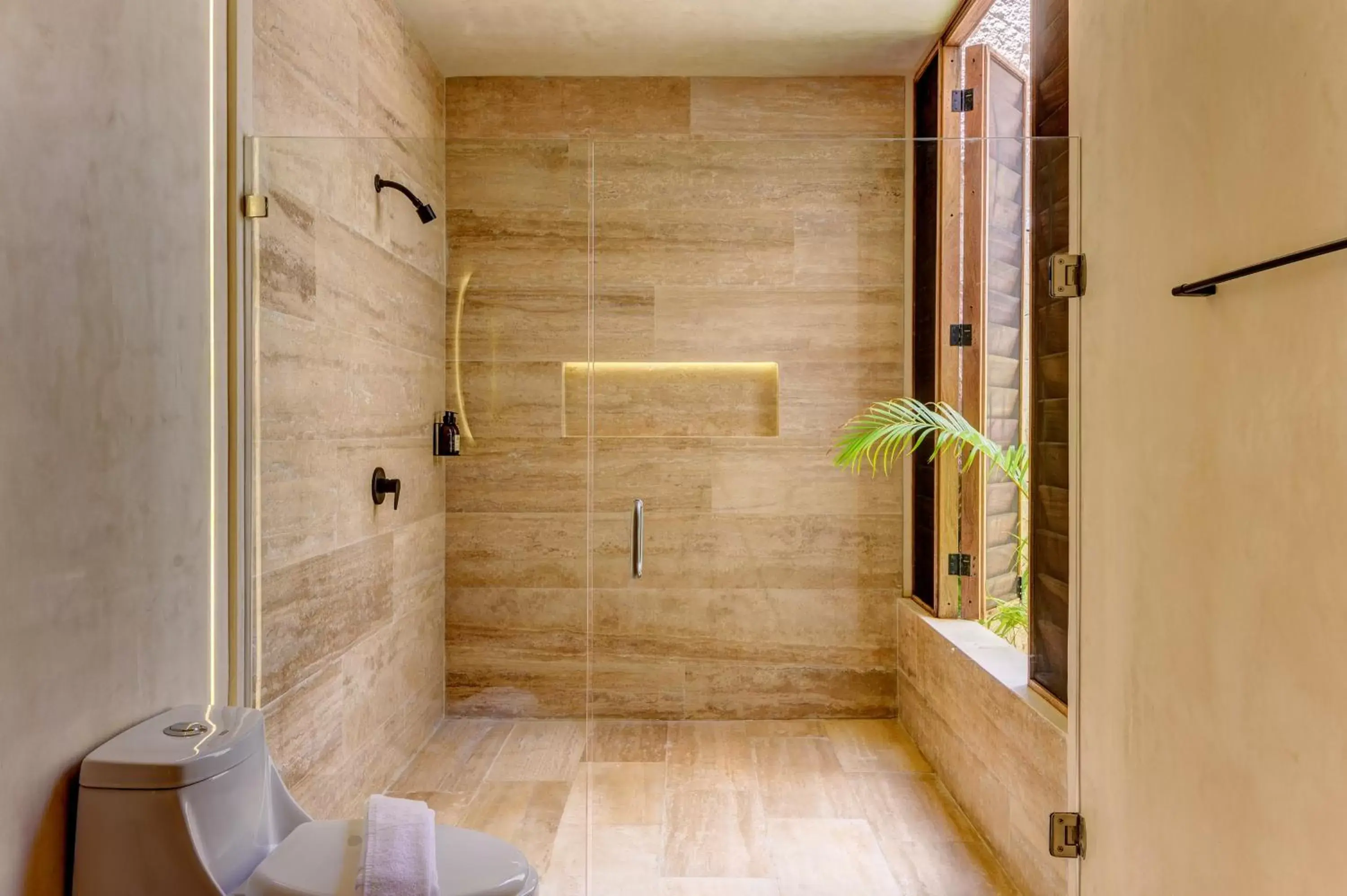 Shower, Bathroom in Eterna Tulum