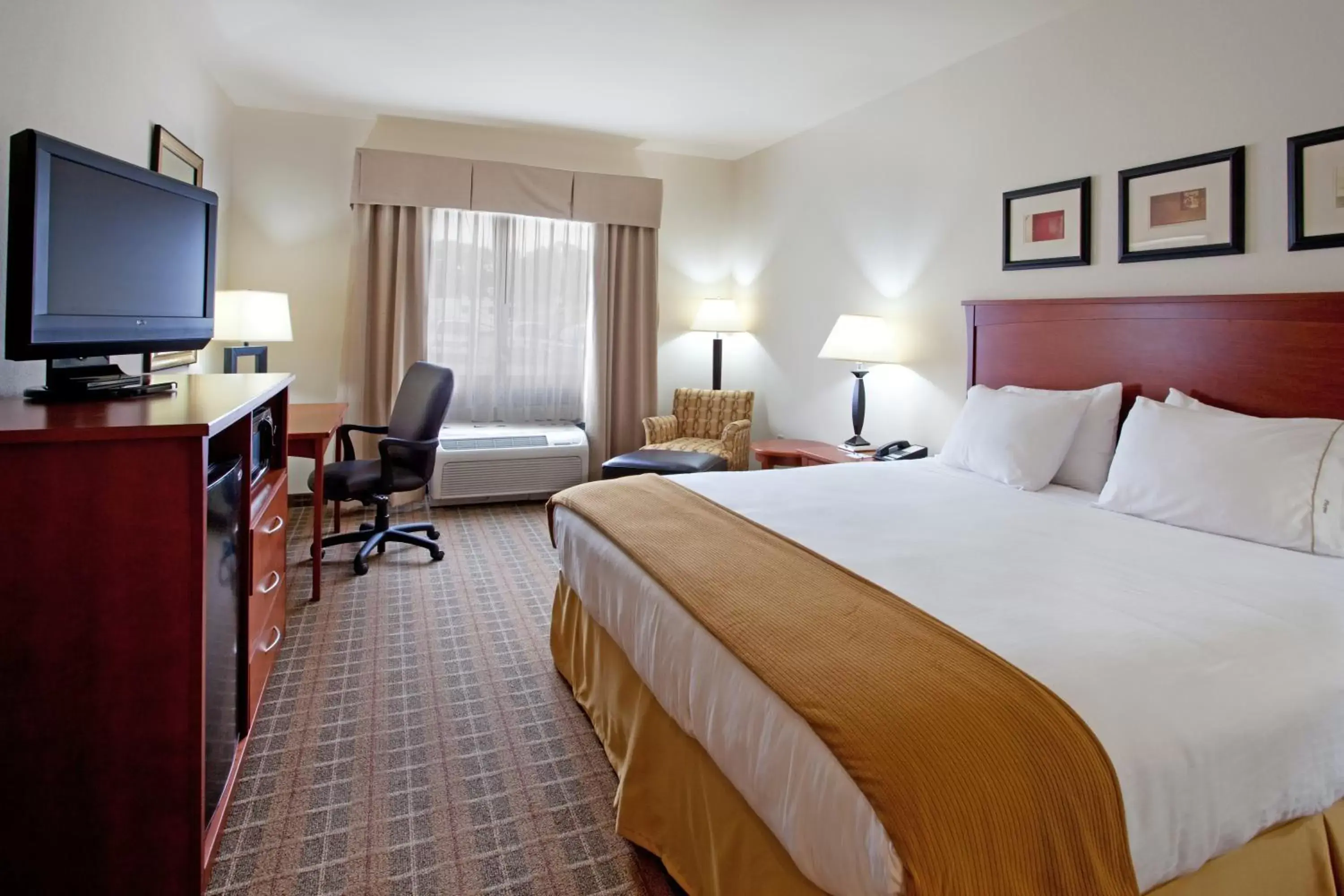 Day, Bed in Holiday Inn Express & Suites - Hardeeville-Hilton Head, an IHG Hotel