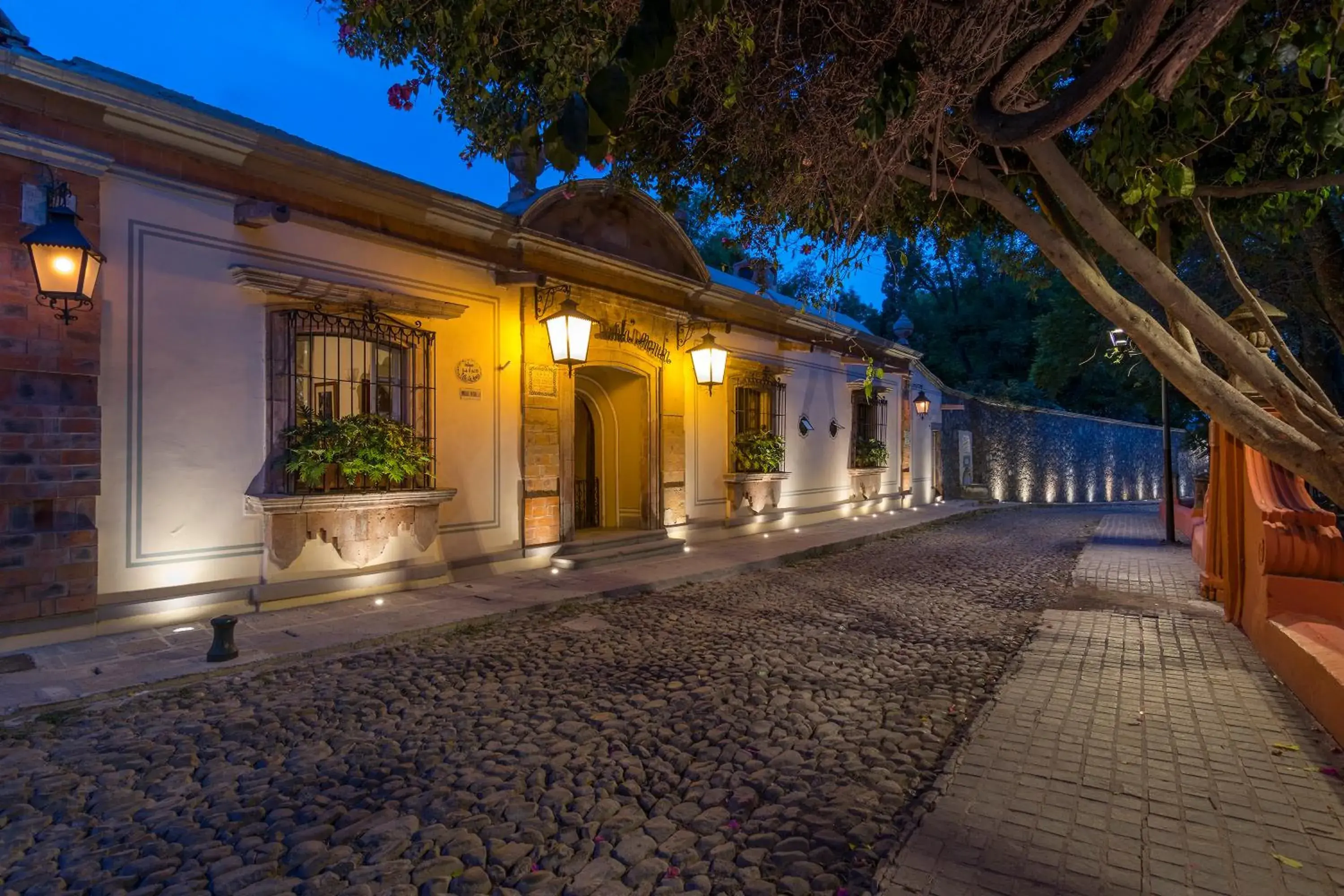 Property Building in Hotel Santa Monica