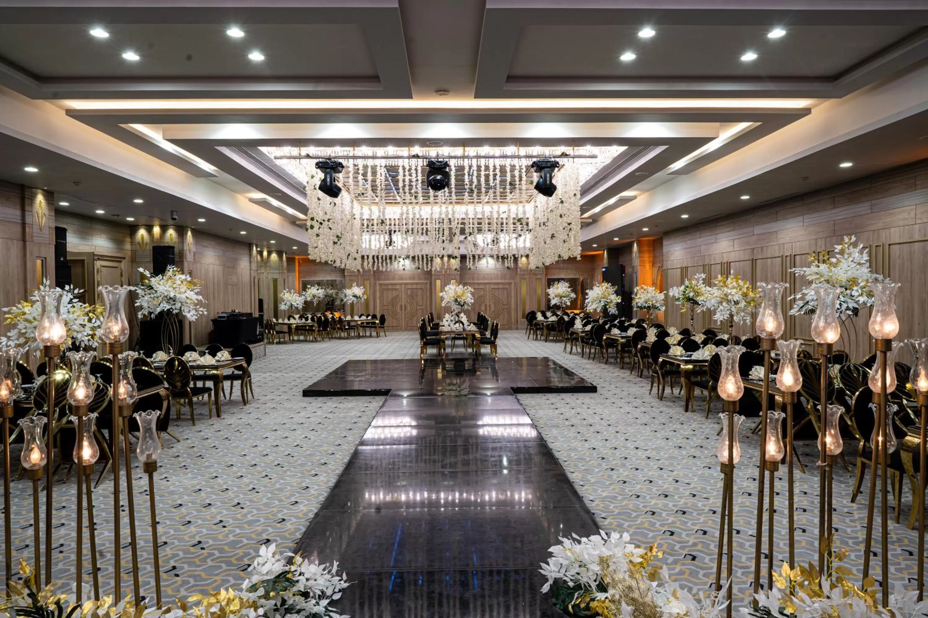 wedding in Triumph Plaza Hotel