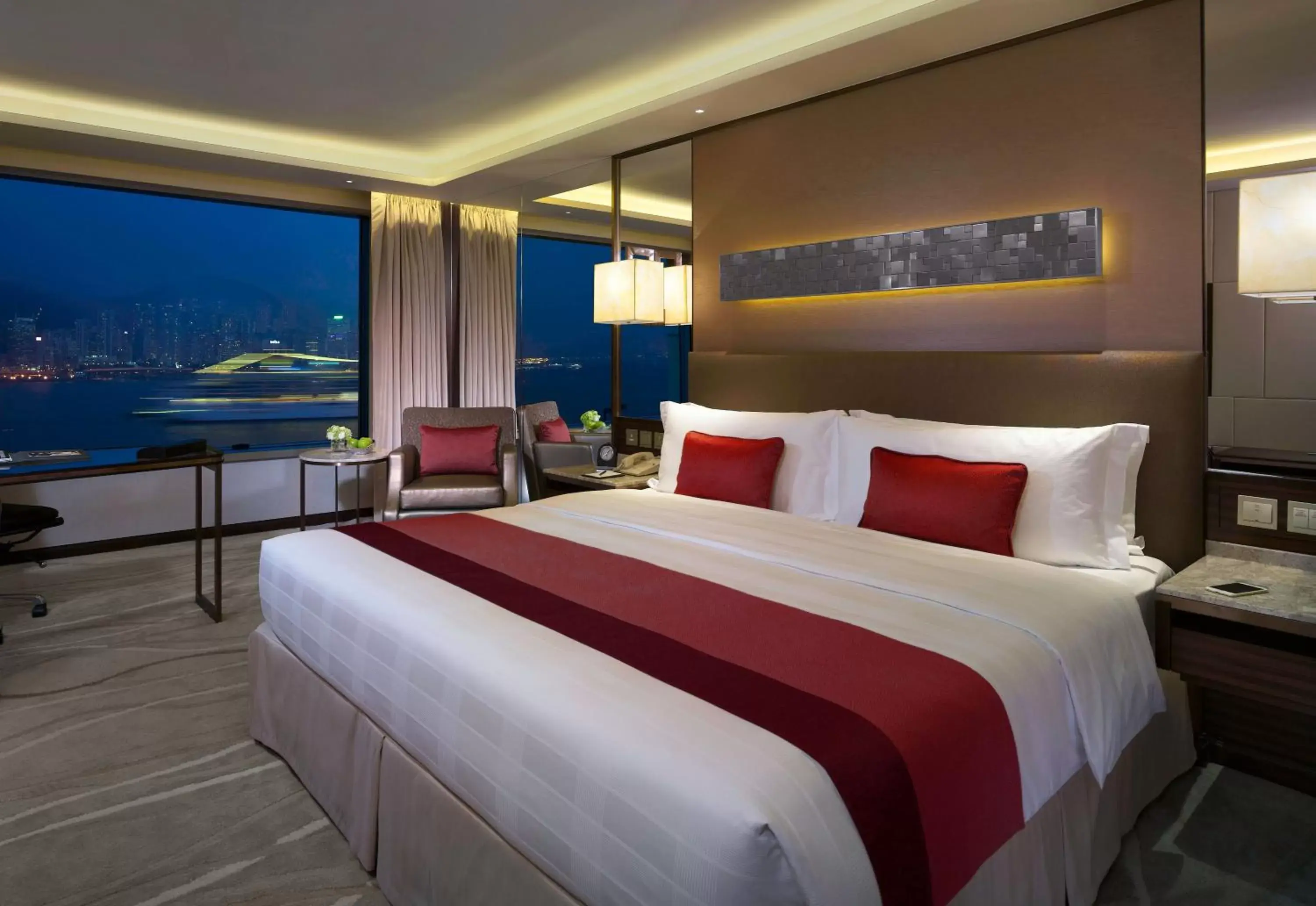 Photo of the whole room, Bed in InterContinental Grand Stanford Hong Kong, an IHG Hotel