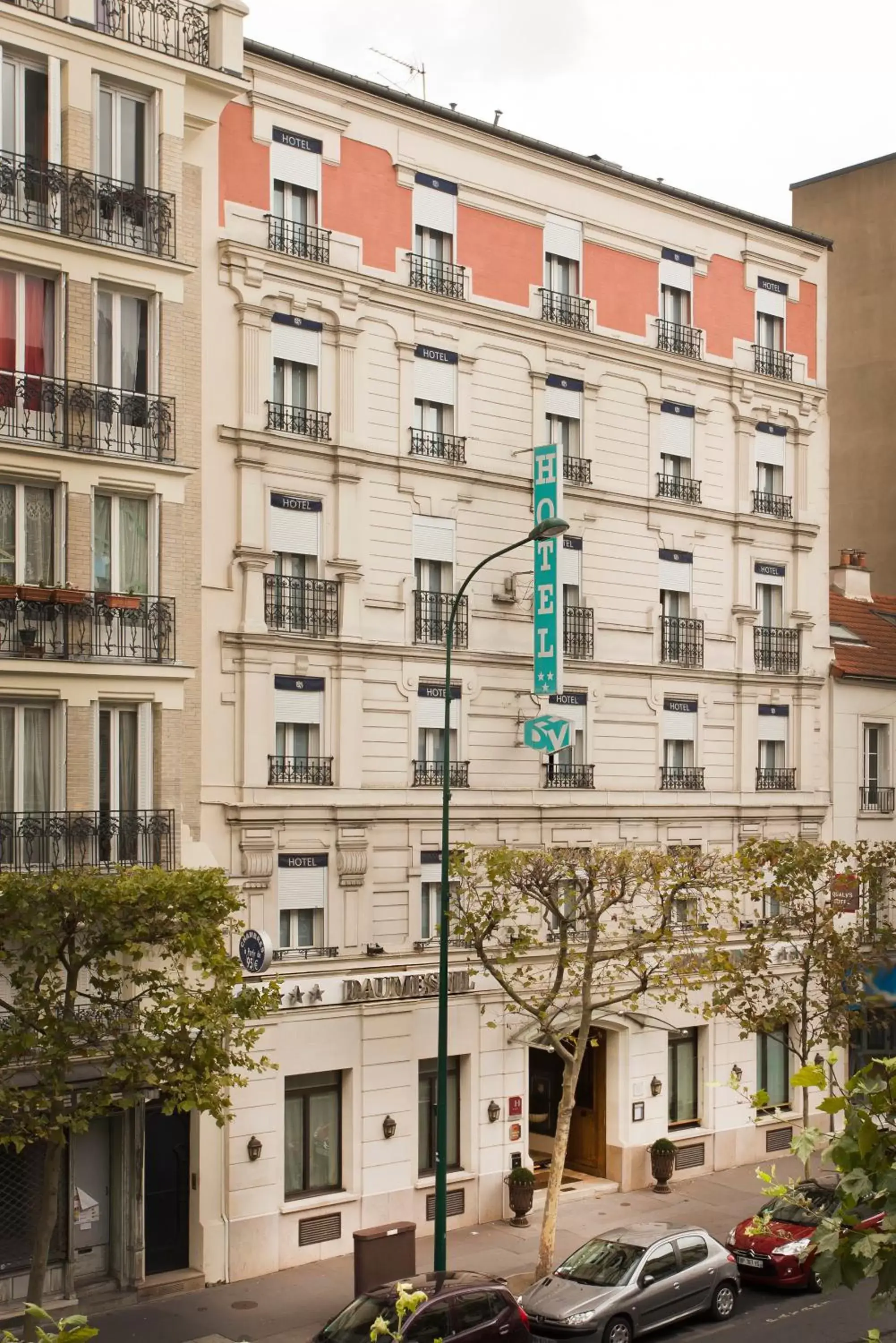 Facade/entrance, Property Building in Hotel Daumesnil-Vincennes