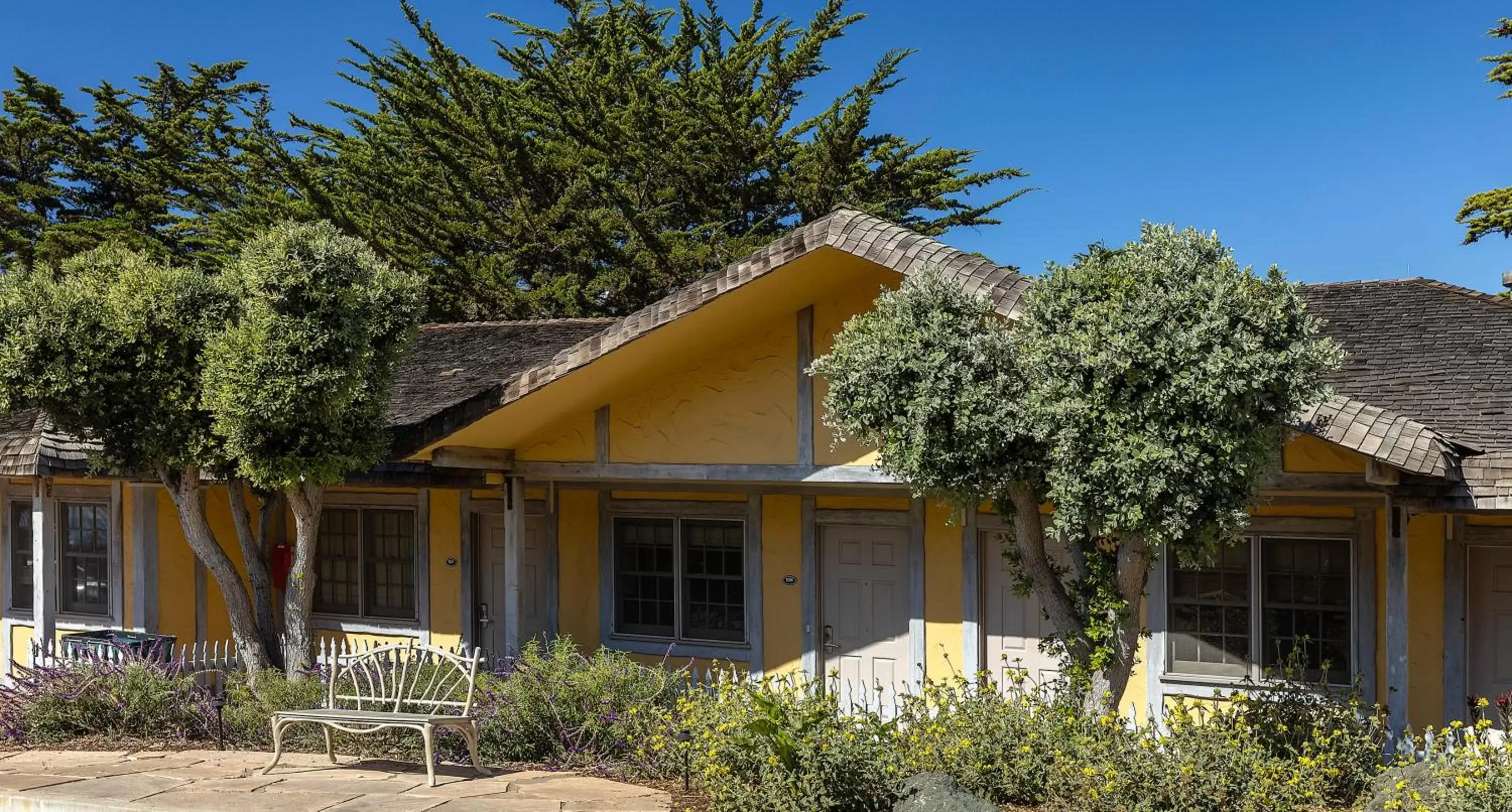 Property Building in Fogcatcher Inn