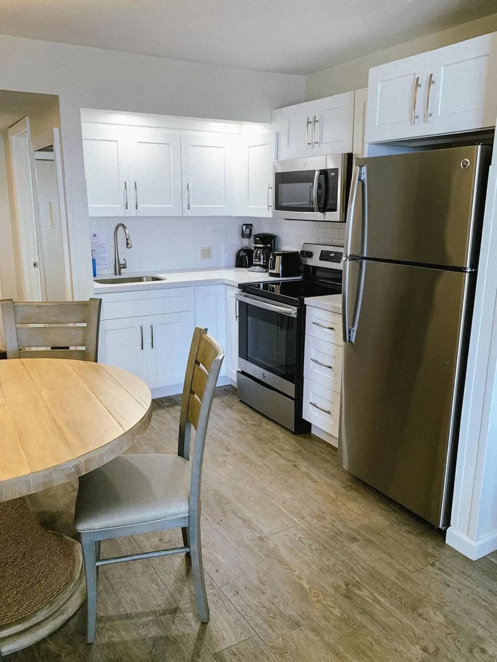 Kitchen or kitchenette, Kitchen/Kitchenette in Caloosa Cove Resort - With Full Kitchens
