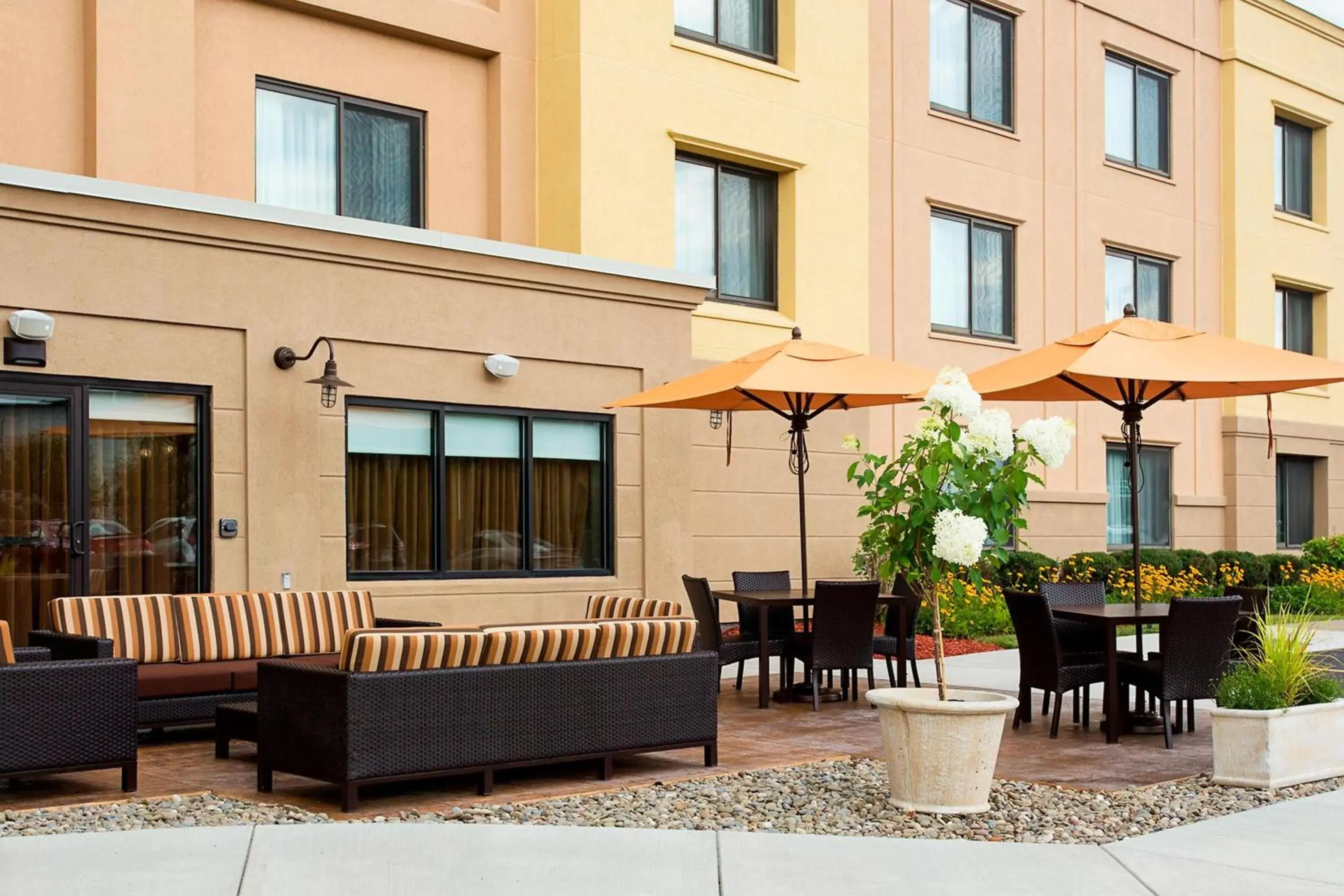 Property building in Courtyard Binghamton