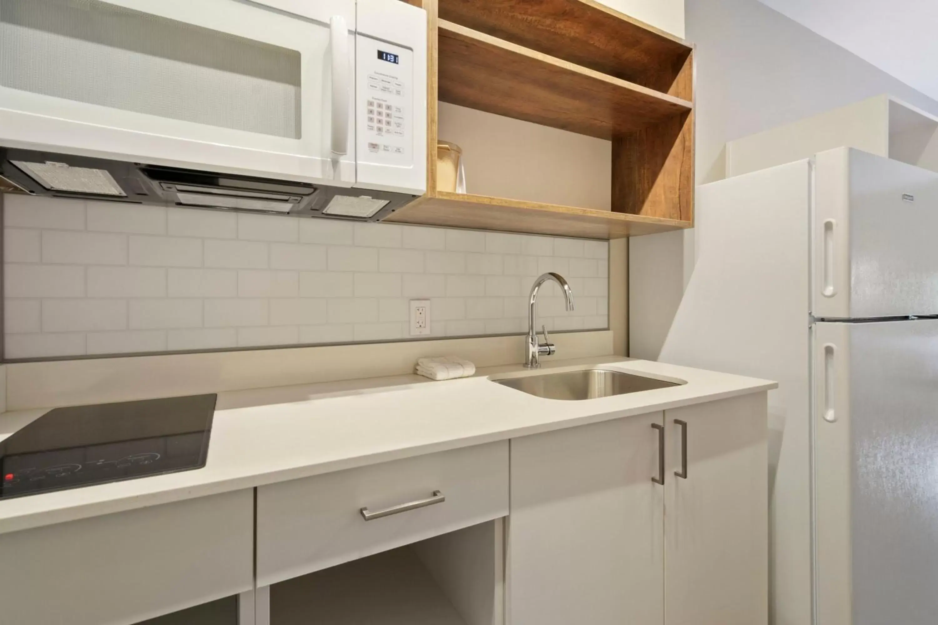 Kitchen or kitchenette in Extended Stay America Premier Suites - Austin - Austin Airport