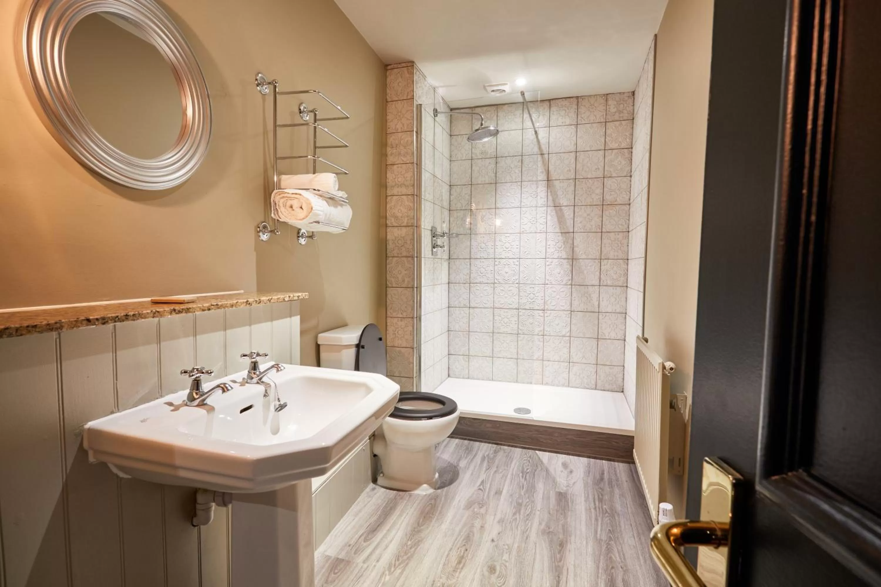 Bathroom in The Fleece at Cirencester