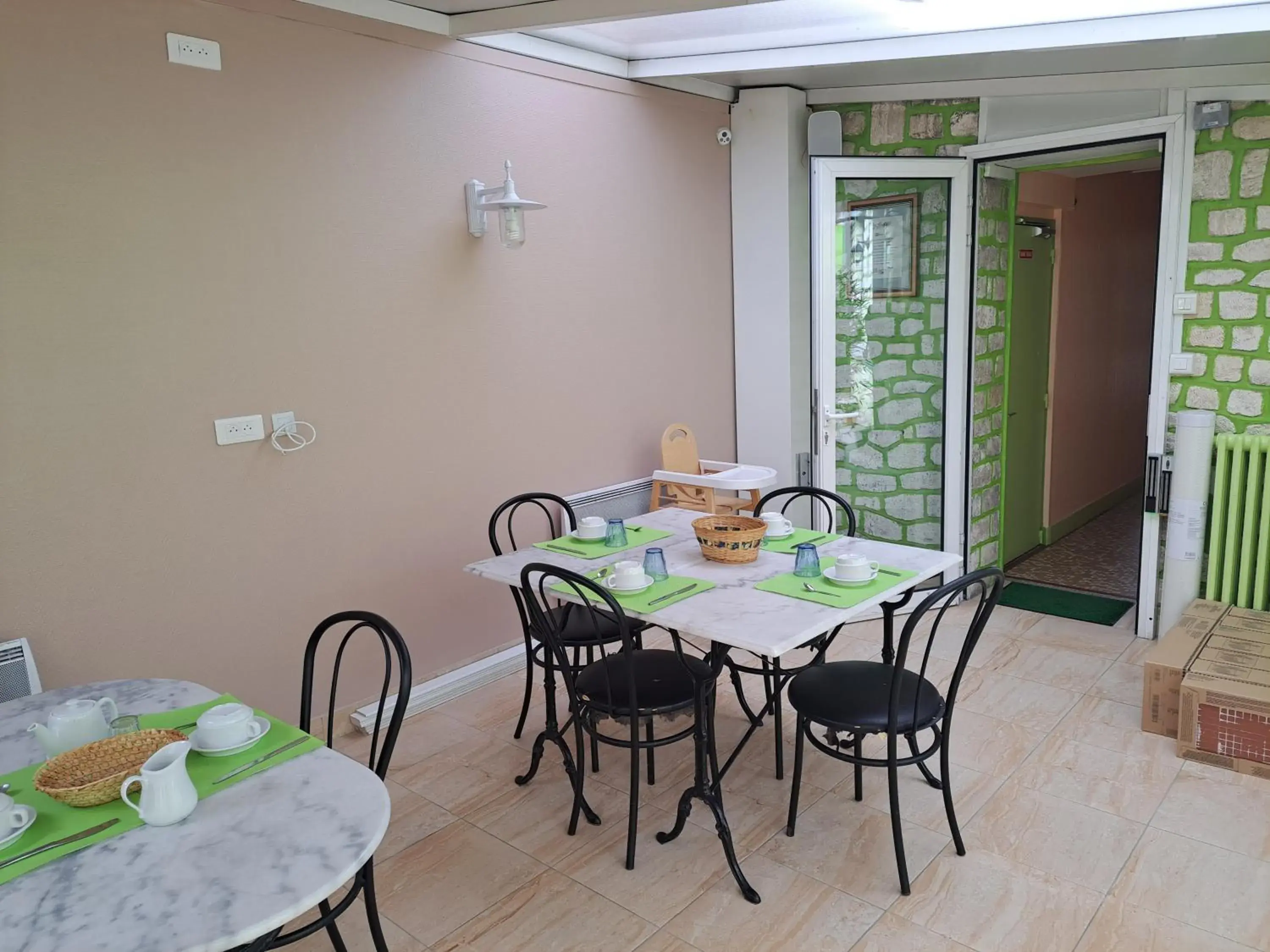 Dining Area in Hôtel Beauséjour