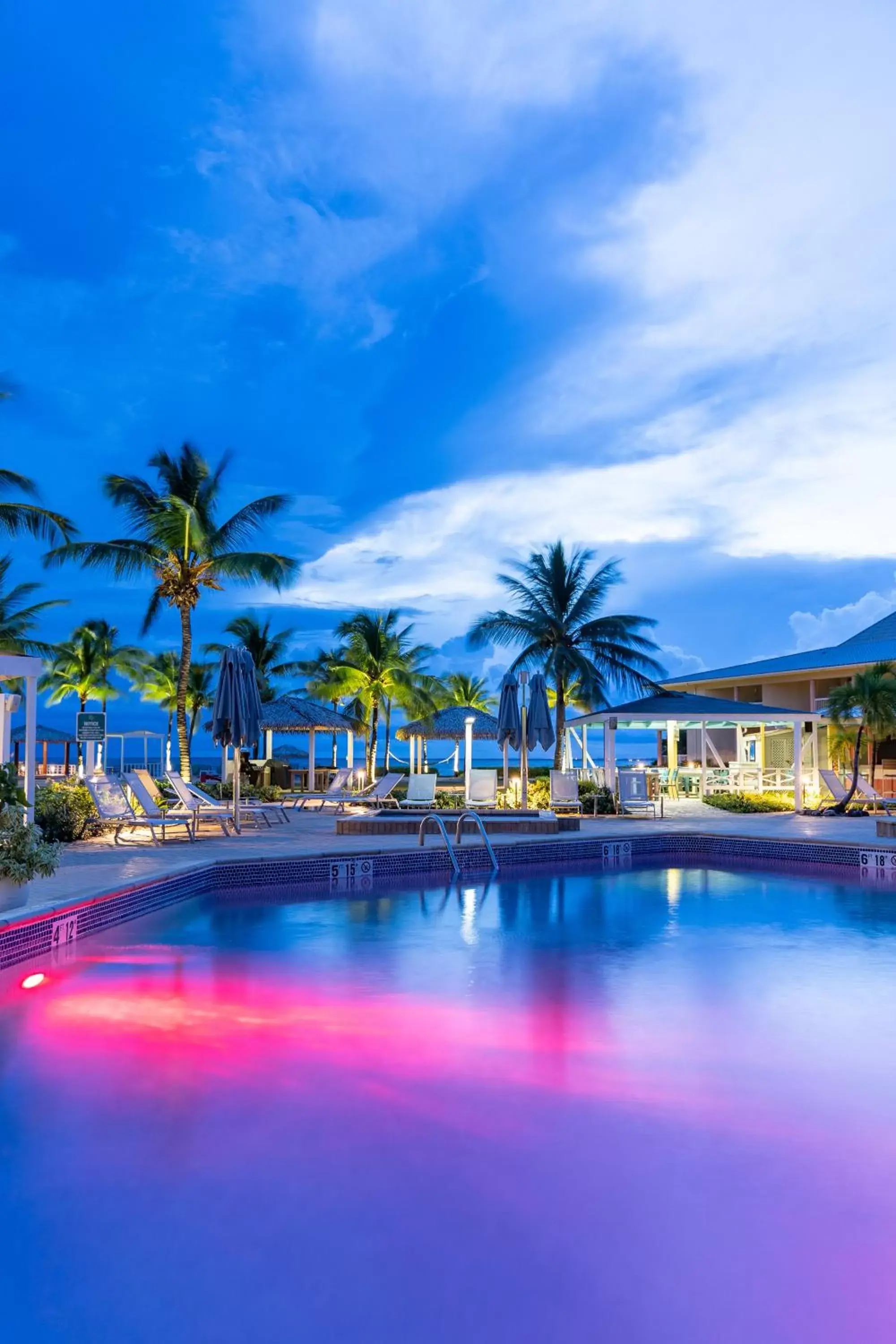 Pool view in The Grand Caymanian Resort Pool view in The Grand Caymanian Resort