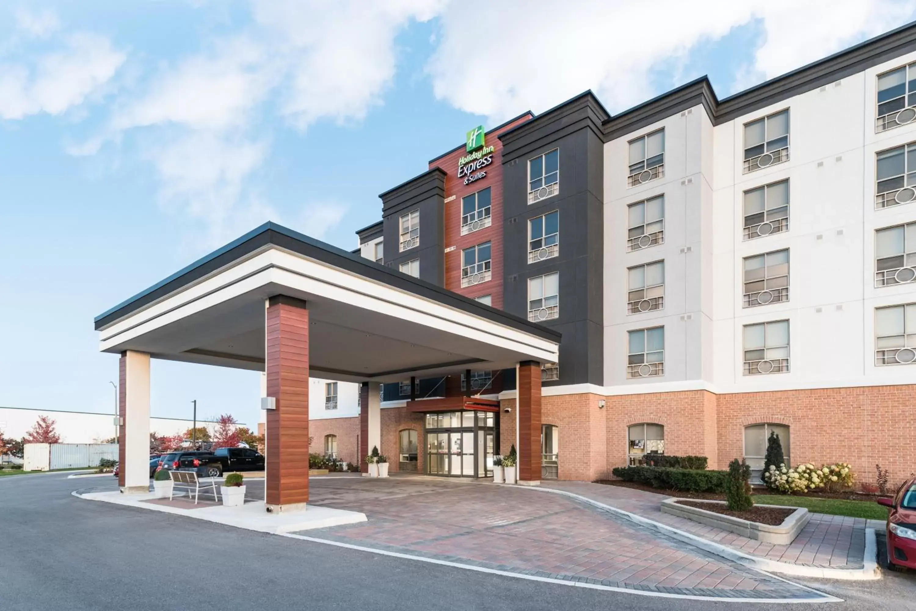 Property building in Holiday Inn Express Hotel & Suites Milton by IHG Property building in Holiday Inn Express Hotel & Suites Milton by IHG
