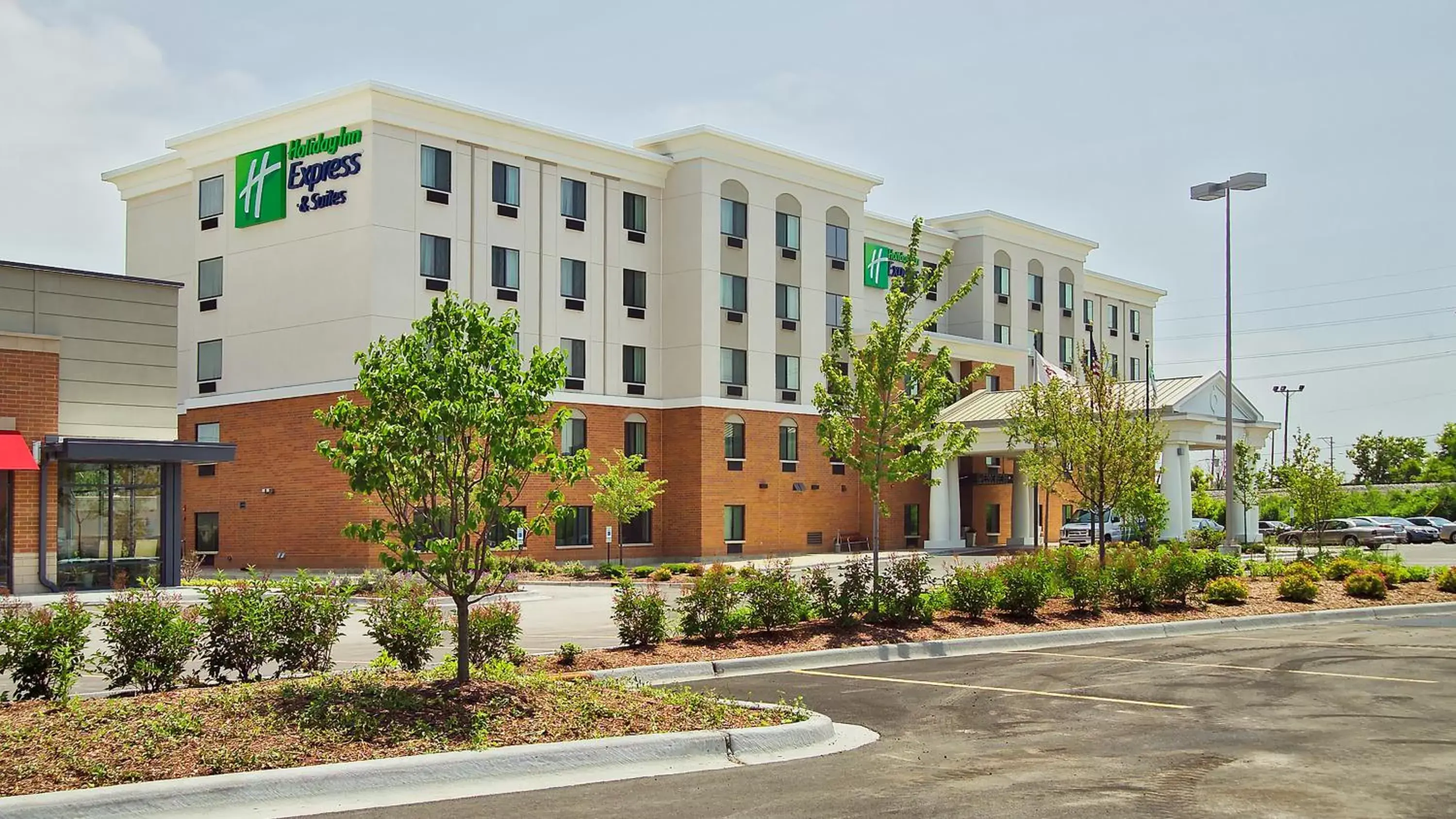 Property Building in Holiday Inn Express & Suites Chicago West-O'Hare Arpt Area , an IHG Hotel