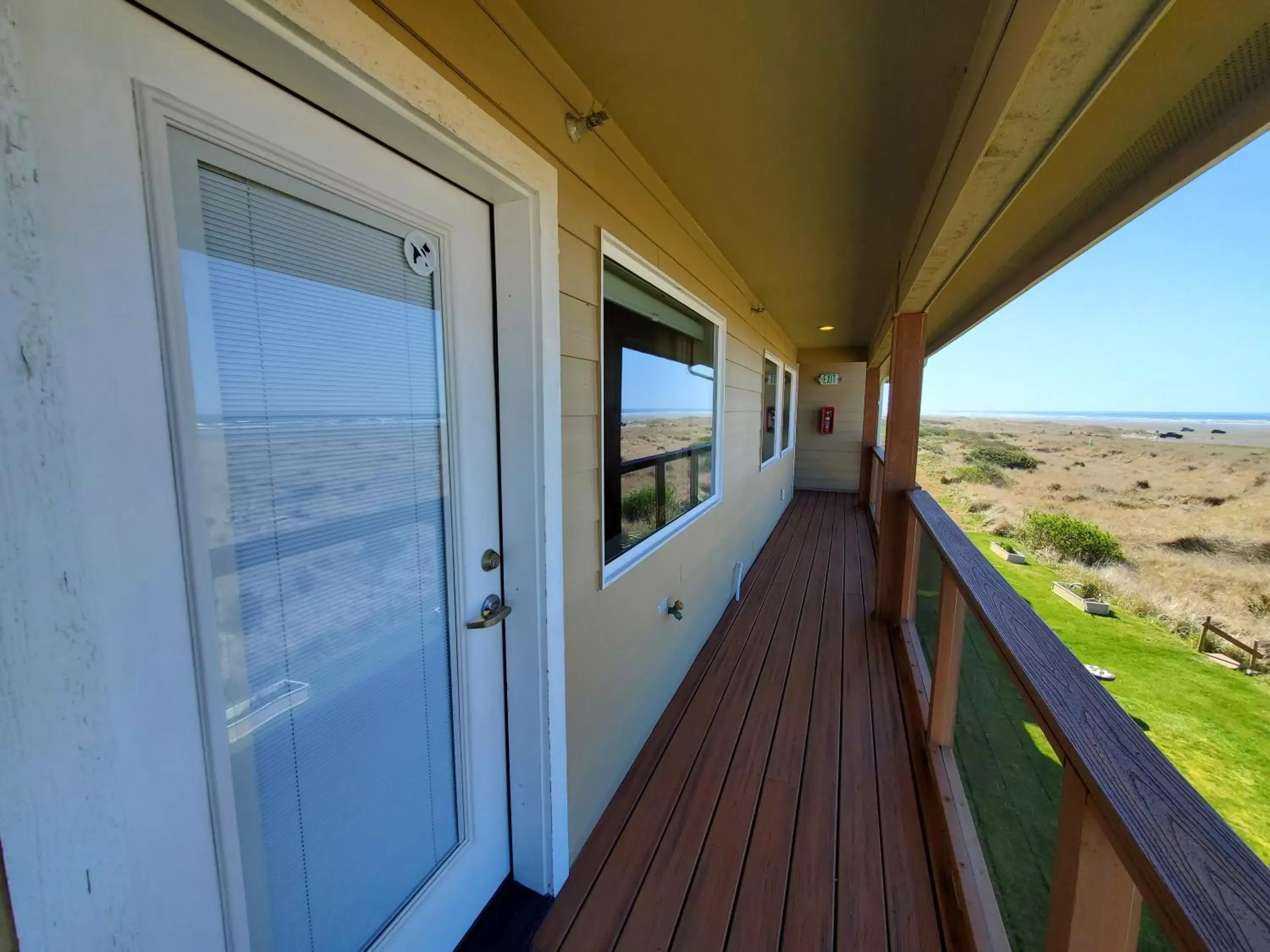 Sea view, Balcony/Terrace in Moonstone Beach Motel