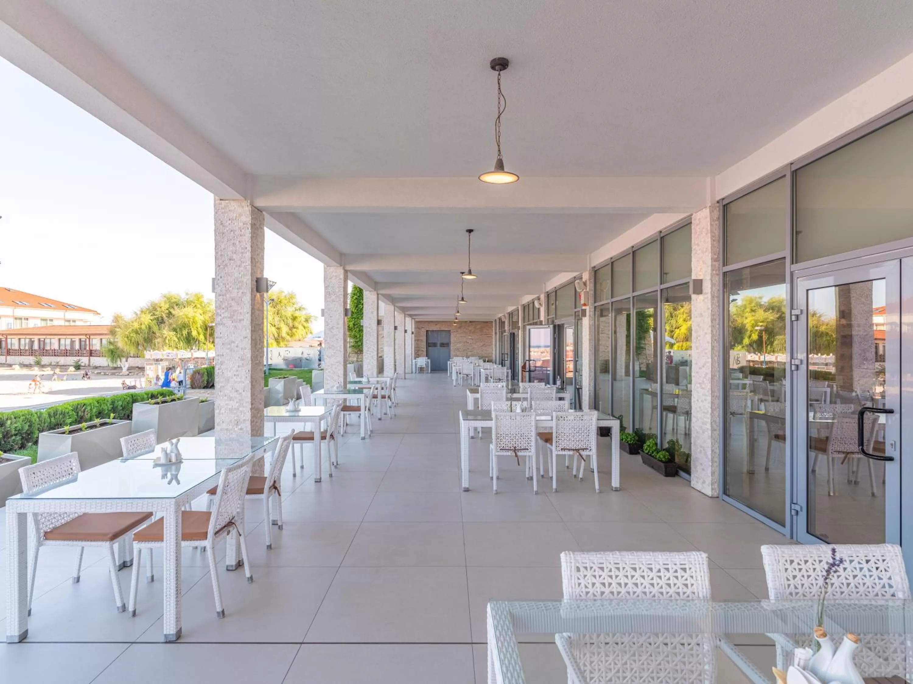 Restaurant/places to eat in New Belvedere