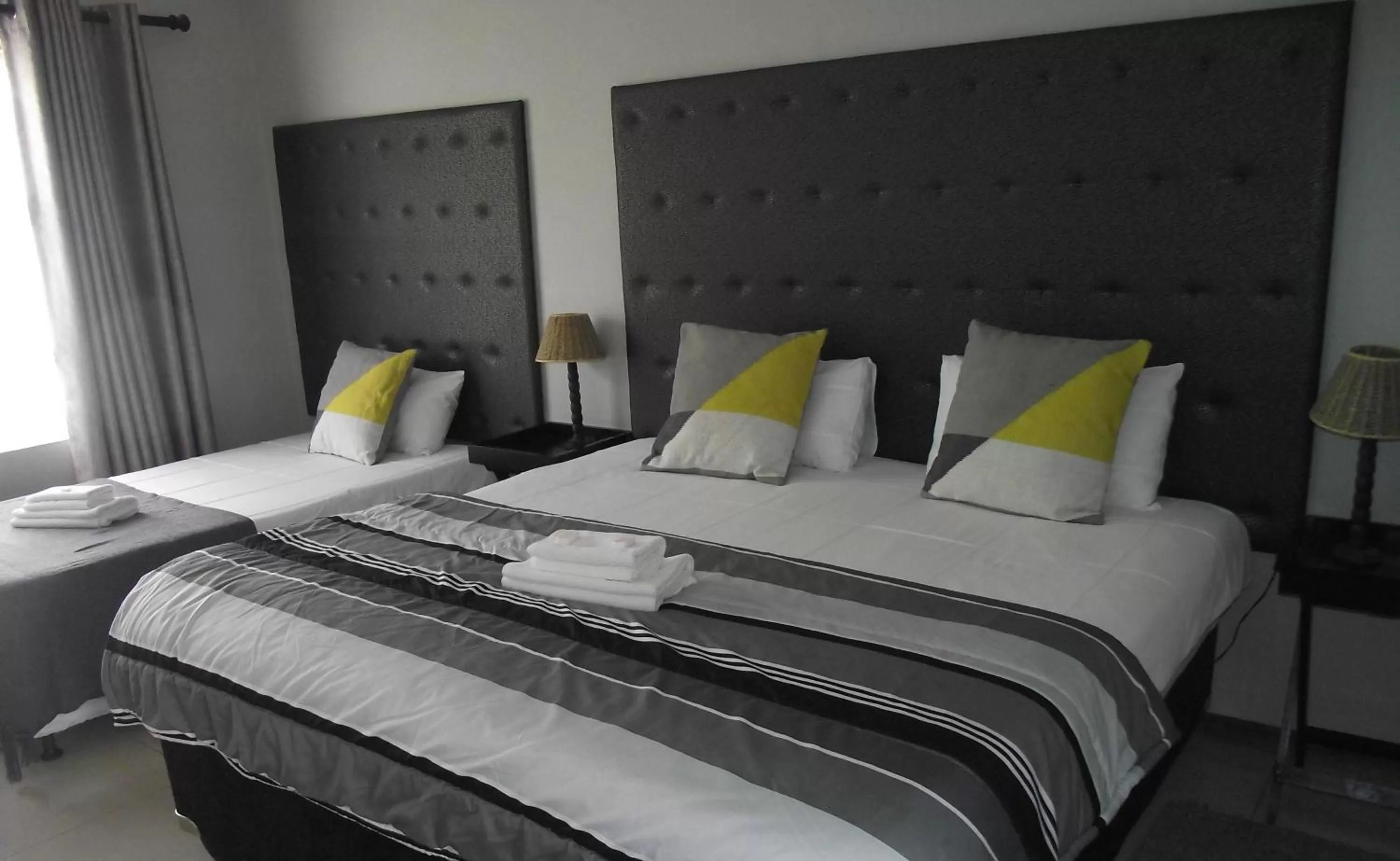 Bedroom, Bed in Out of Africa Town Lodge