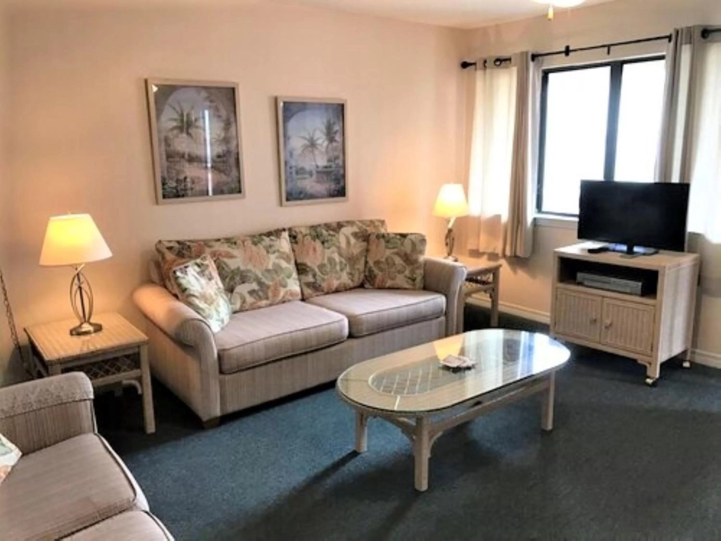 Living room, Seating Area in Village by the Gulf