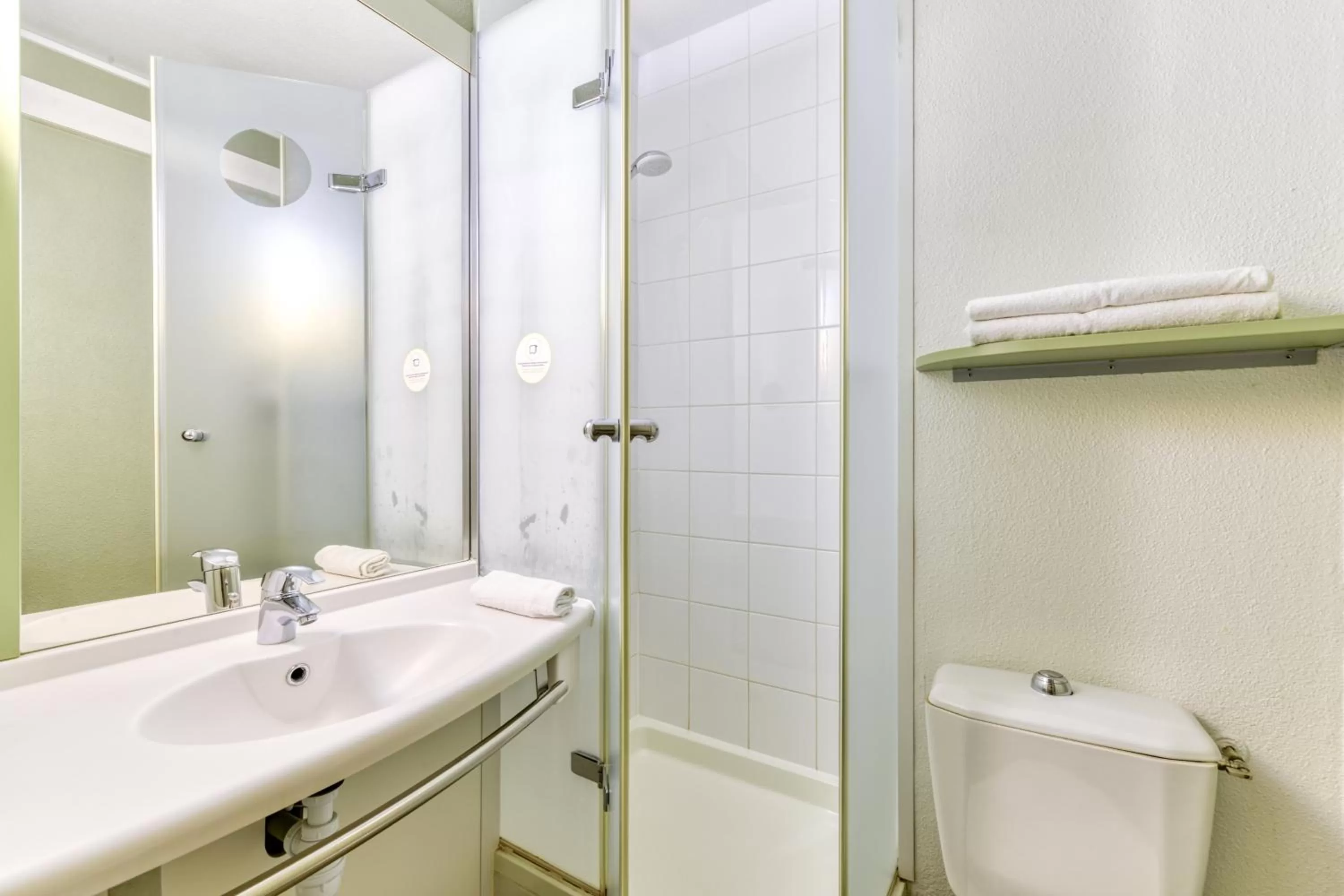 Bathroom in B&B HOTEL Montpellier Sud Lattes