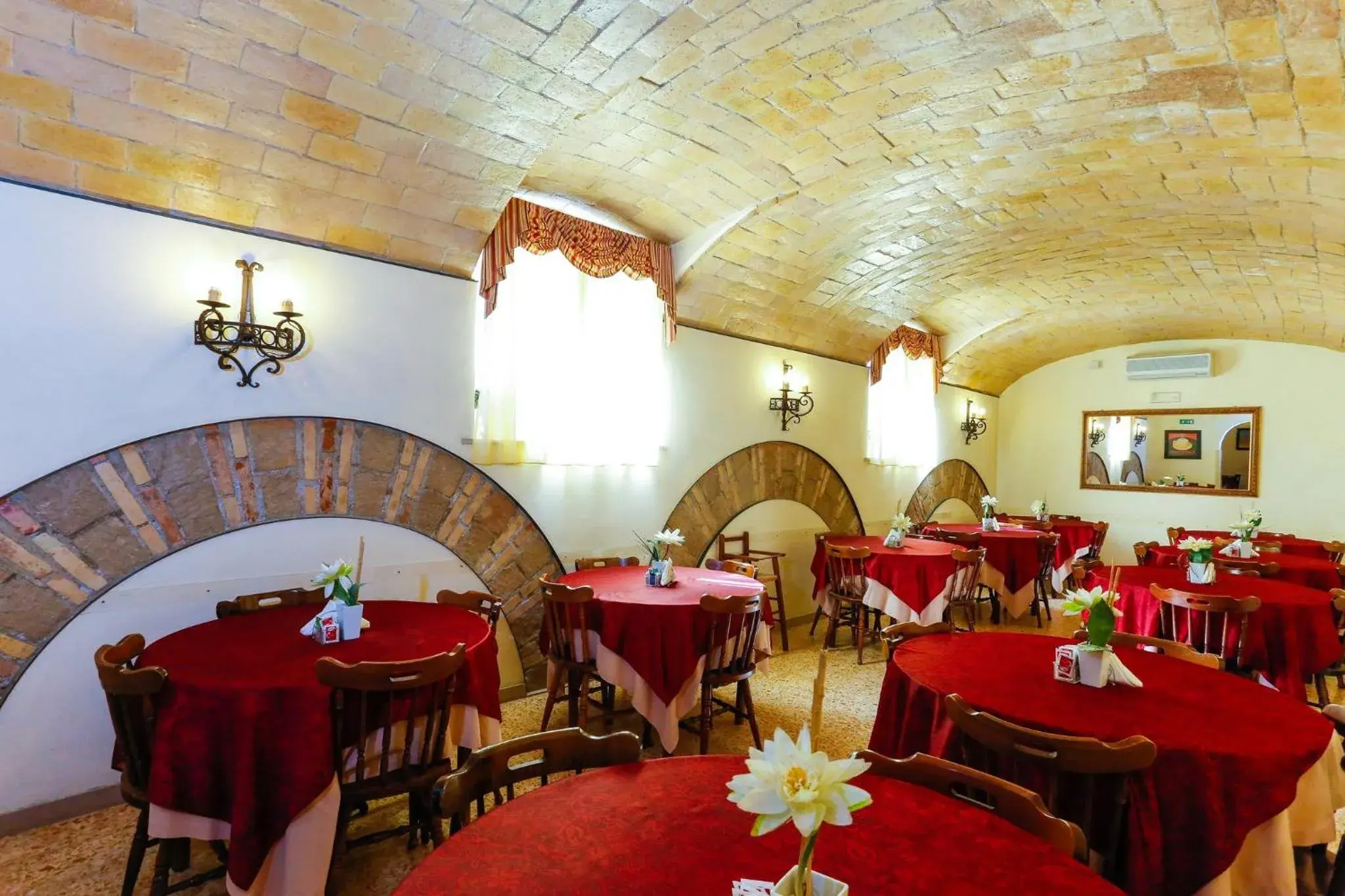 Restaurant/Places to Eat in Hotel Tempio Di Pallade