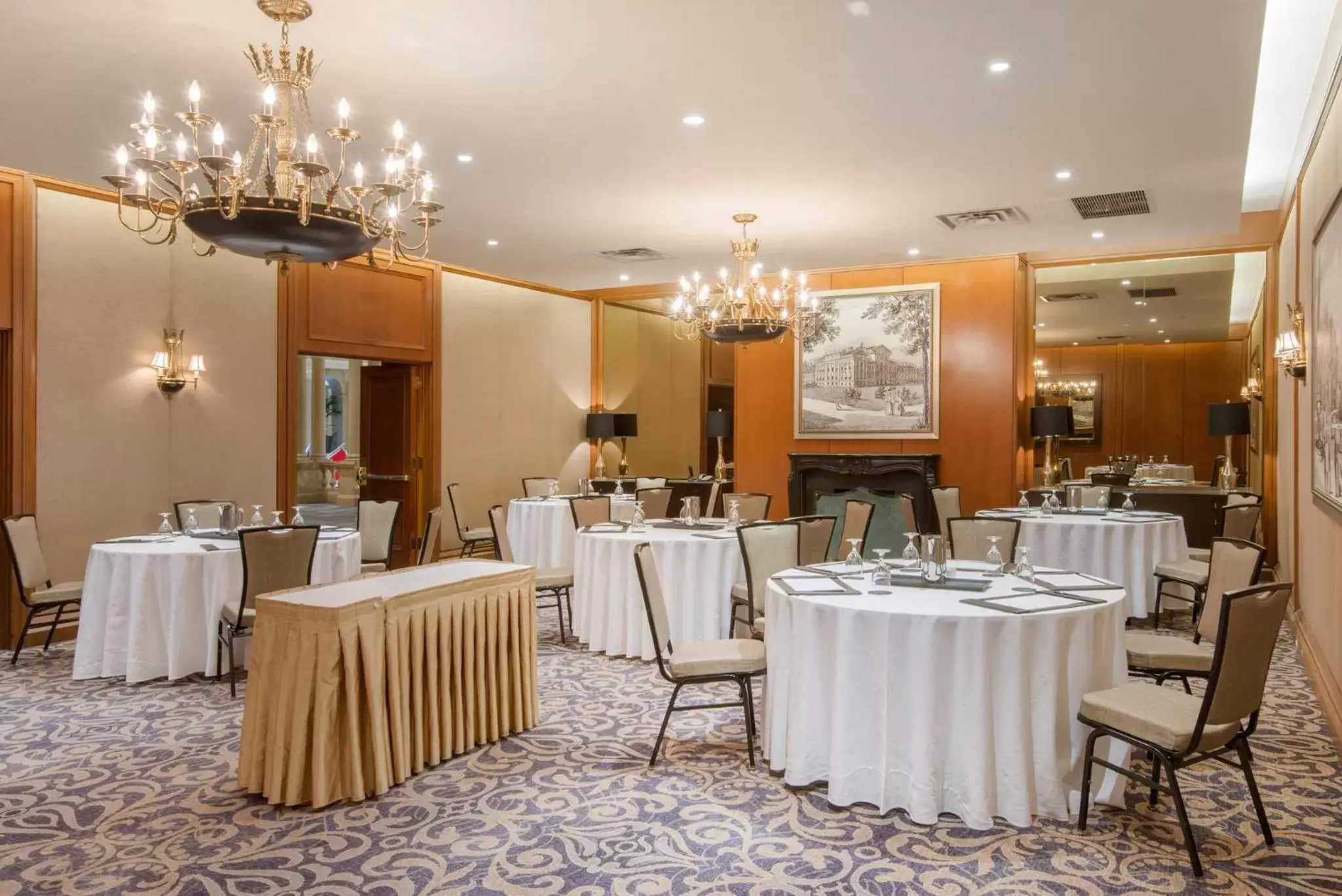 Banquet/Function facilities, Restaurant/Places to Eat in The Omni King Edward Hotel