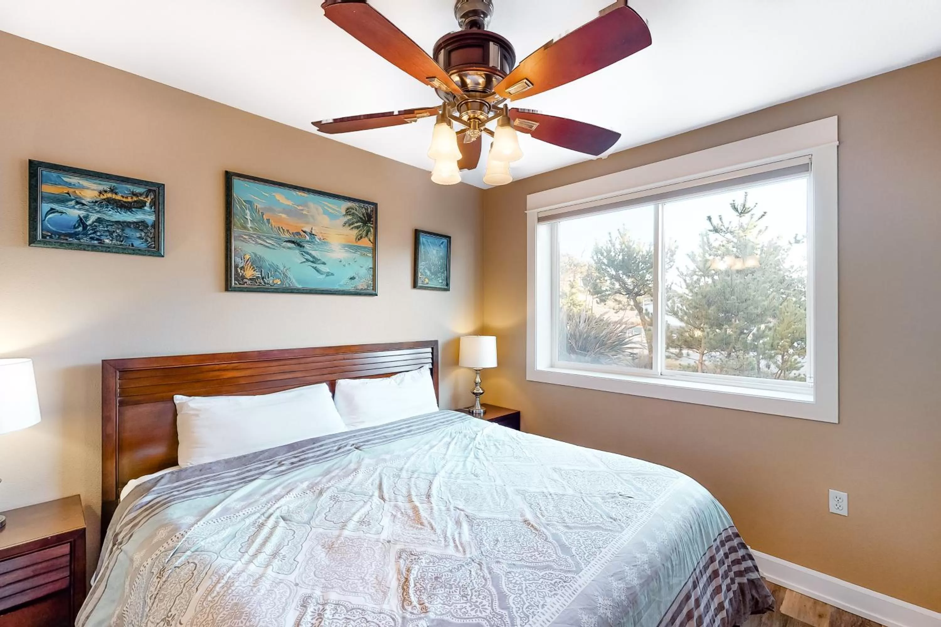 Bed in Oceanfront Contemporary