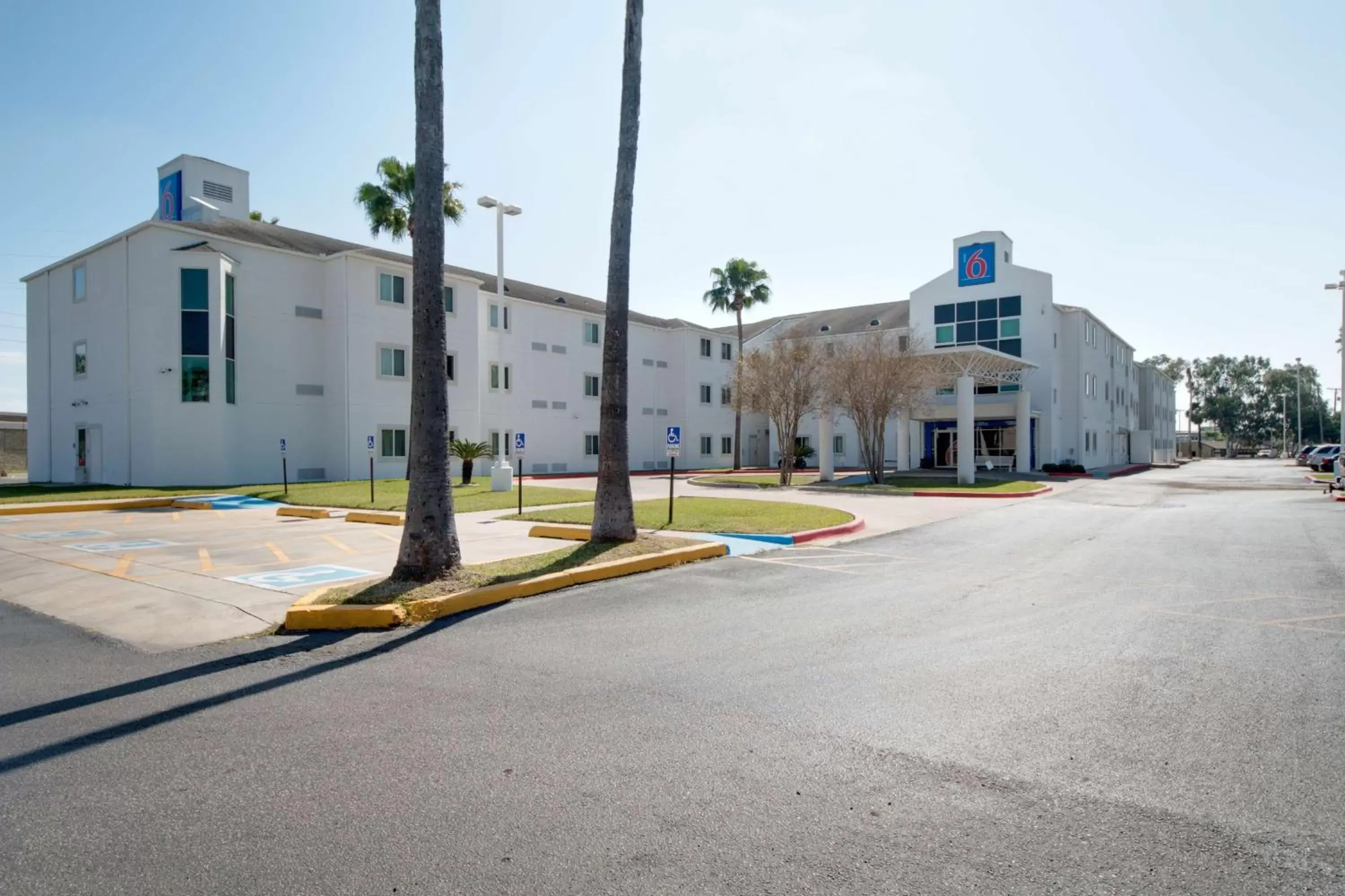 Property Building in Motel 6-Brownsville, TX