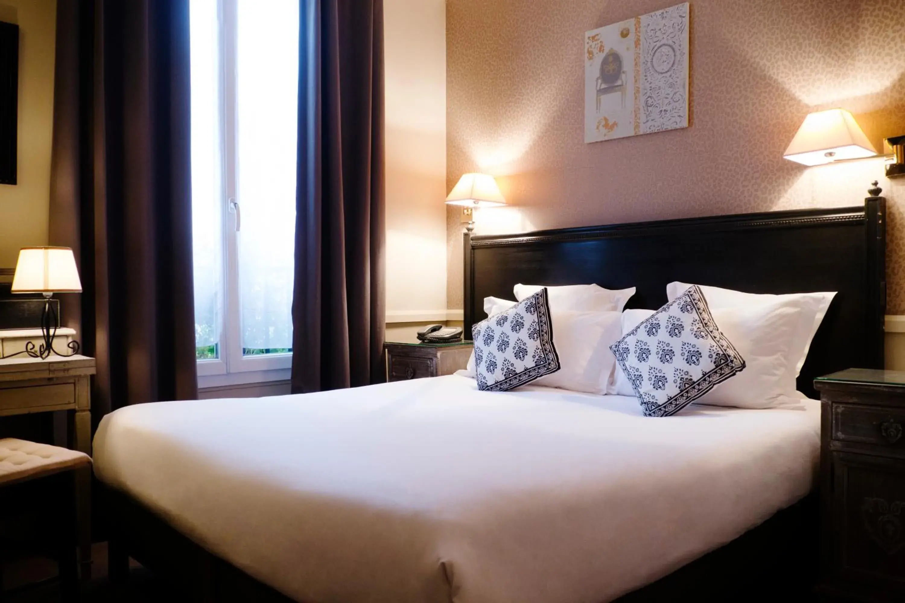 Day, Bed in Hotel De La Motte Picquet