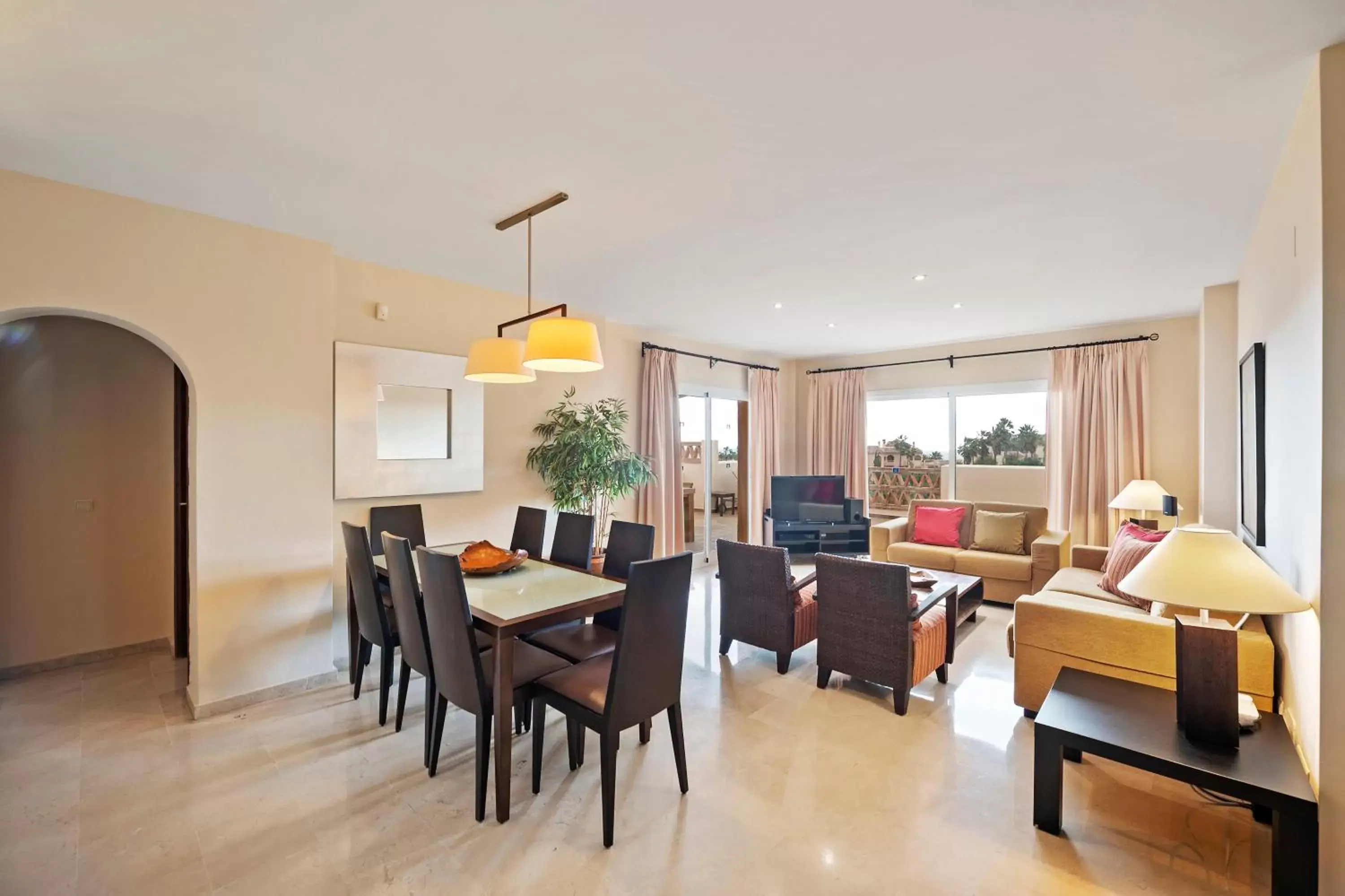 Dining area in Wyndham Grand Residences Costa del Sol