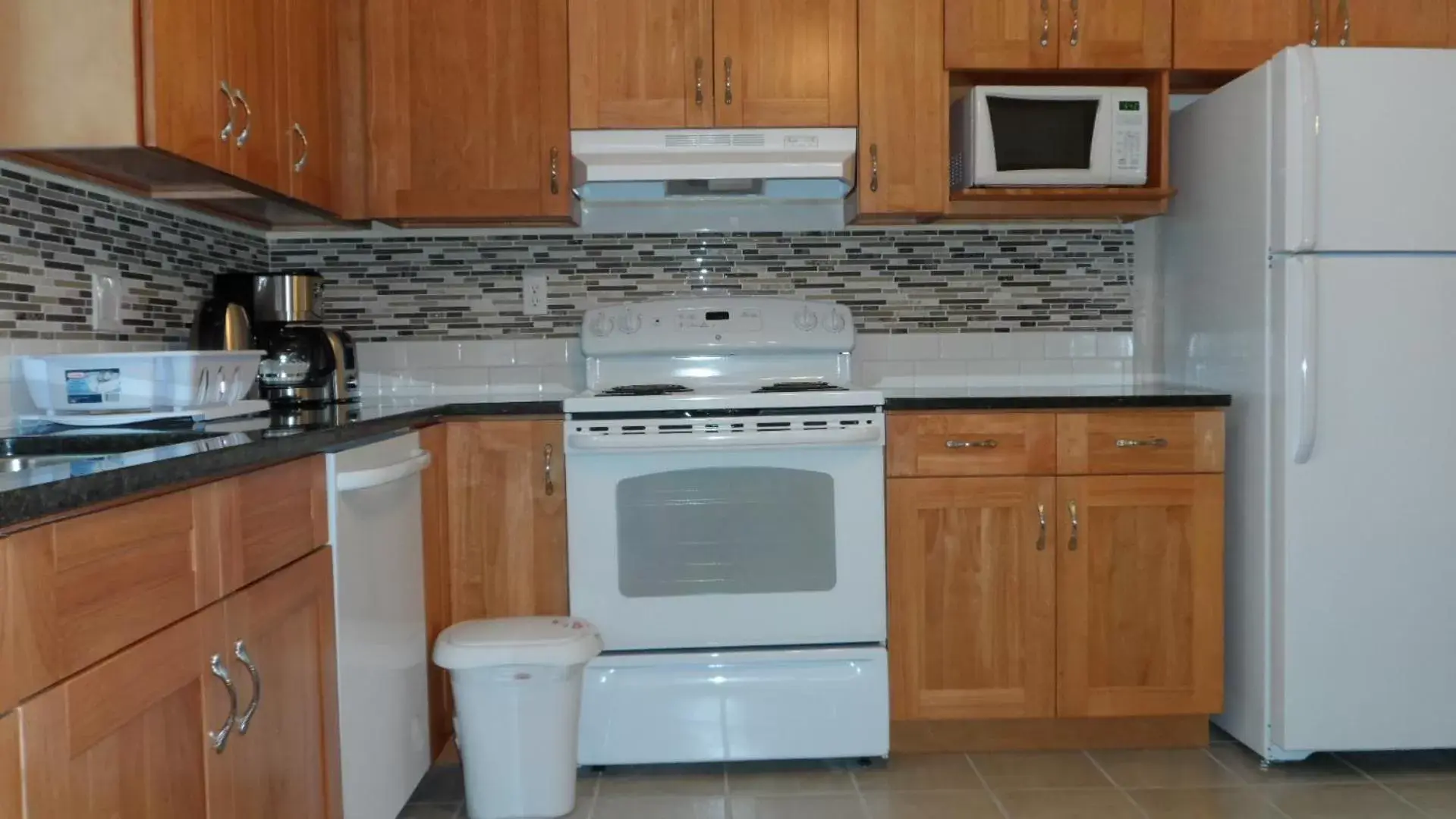 Kitchen or kitchenette, Kitchen/Kitchenette in Cherry Tree Inn