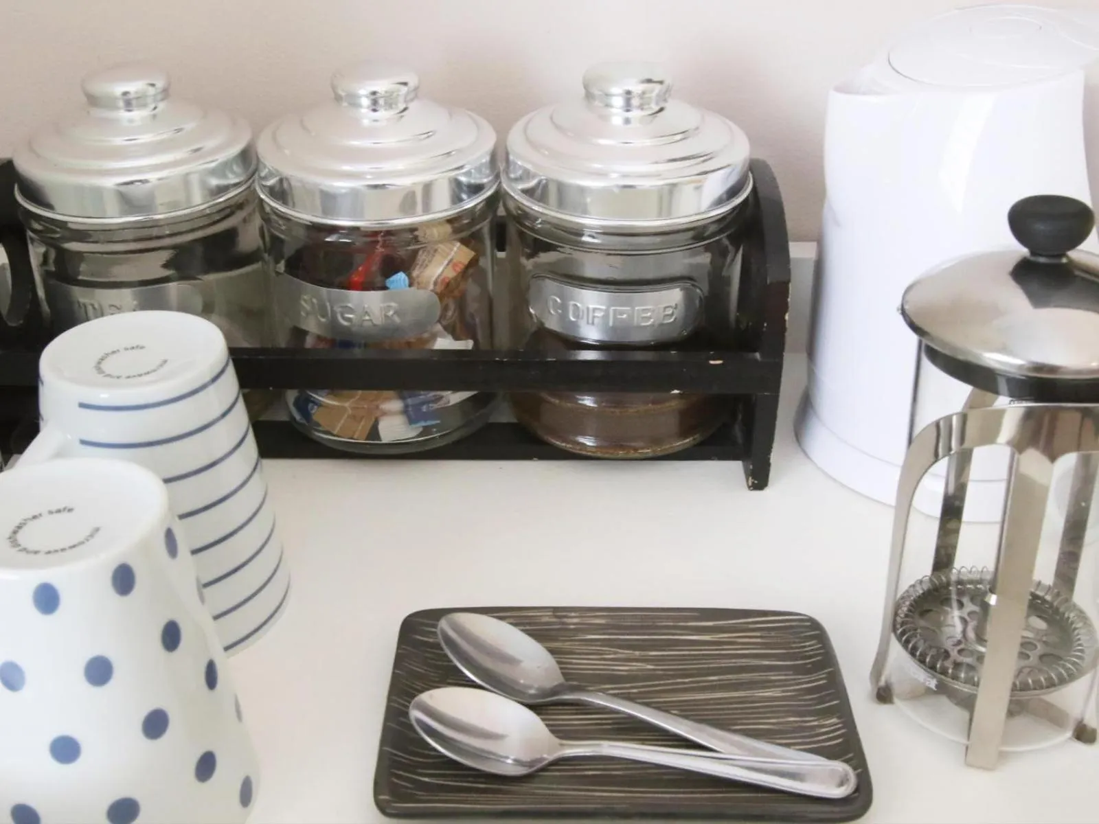 Coffee/tea facilities in Dolphin Inn Guesthouse