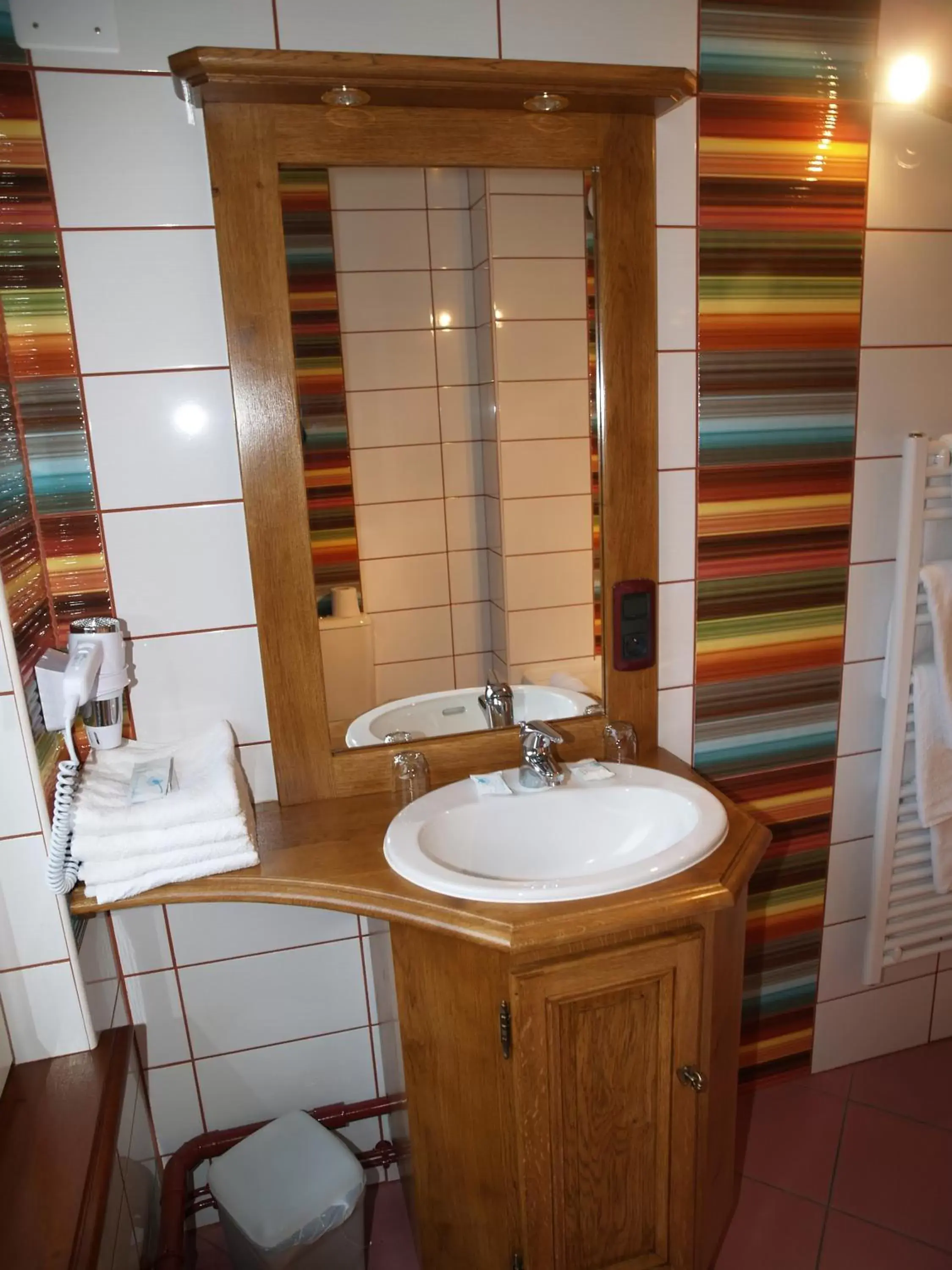 Bathroom in Hôtel De Calais