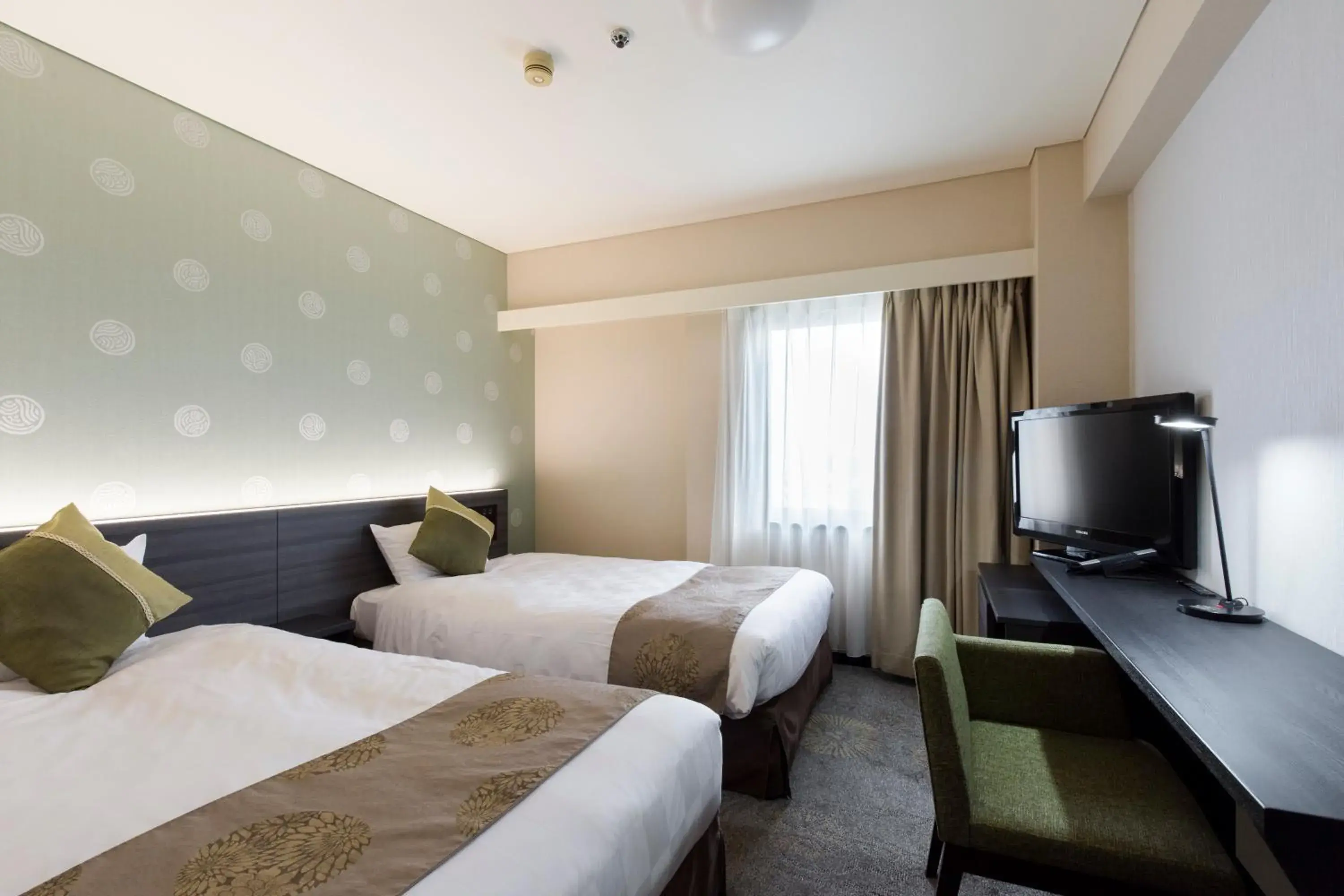 Photo of the whole room, Bed in Takamatsu Tokyu Rei Hotel