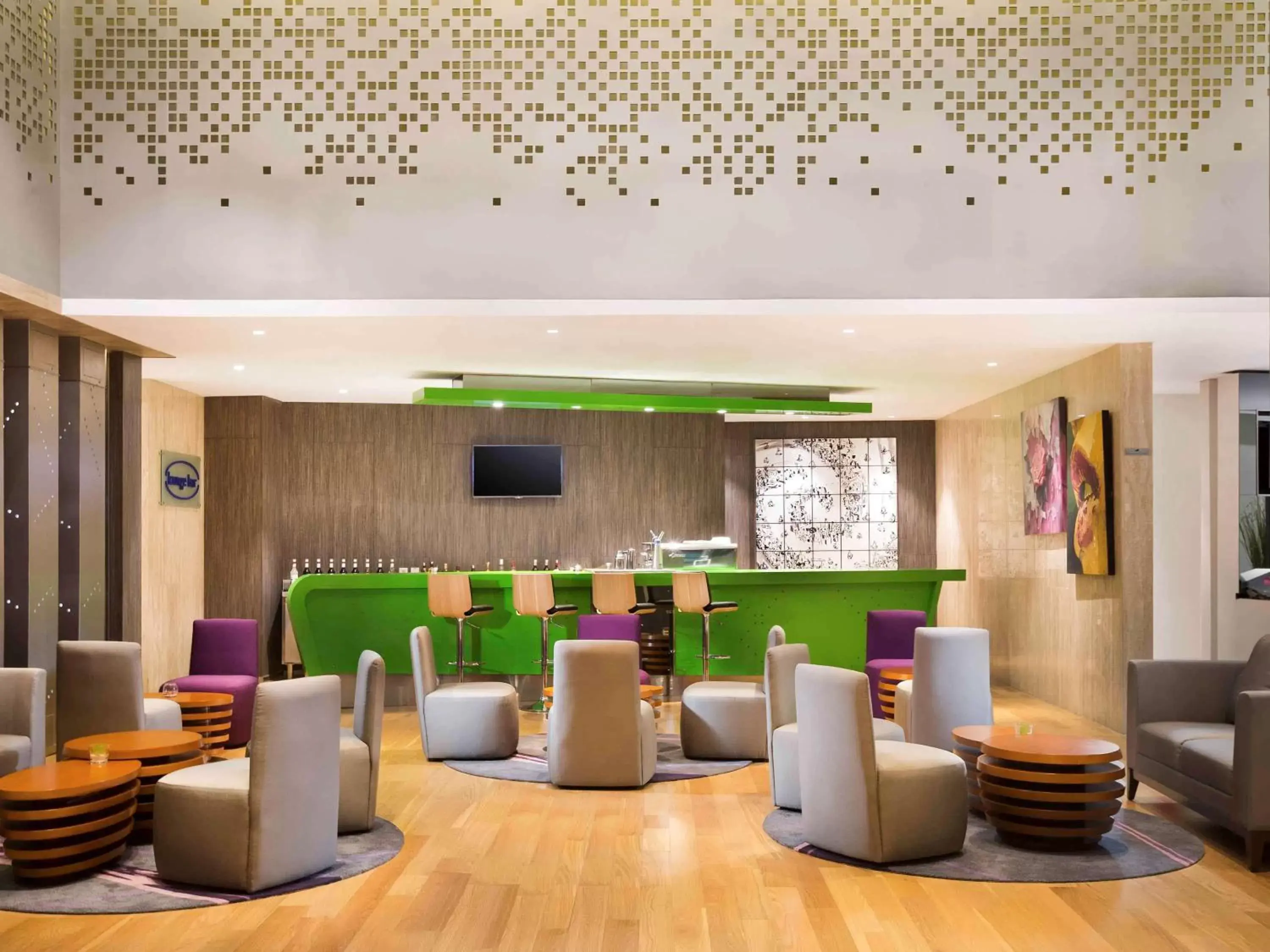 Lounge or bar, Restaurant/Places to Eat in Novotel Makassar Grand Shayla