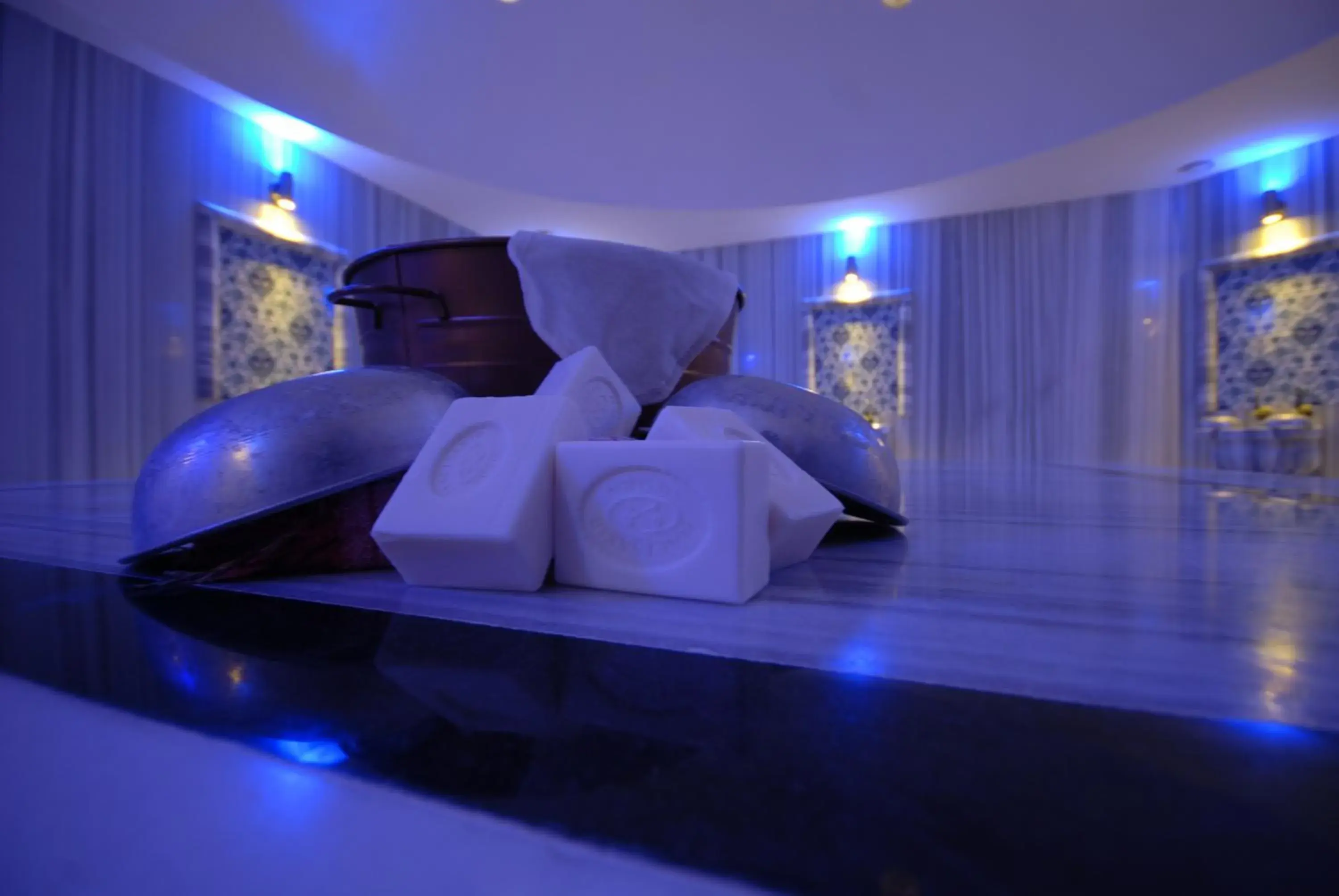 Open Air Bath, Bed in Suhan Cappadocia Hotel & Spa