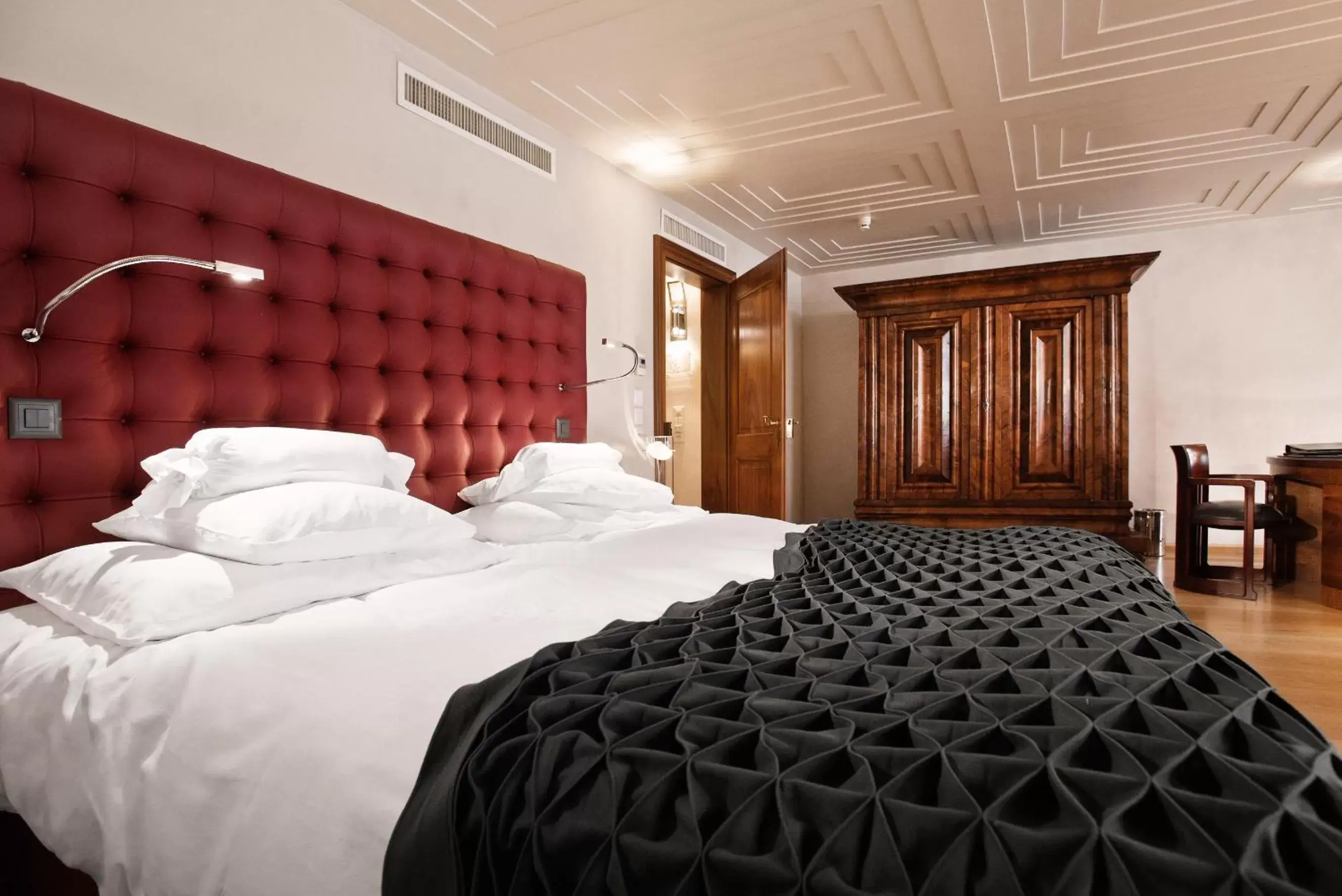 Bed in Widder Hotel - Zurichs luxury hideaway