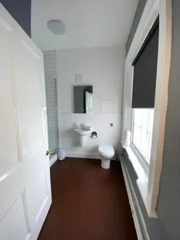 Toilet, Bathroom in The Great Western Hotel