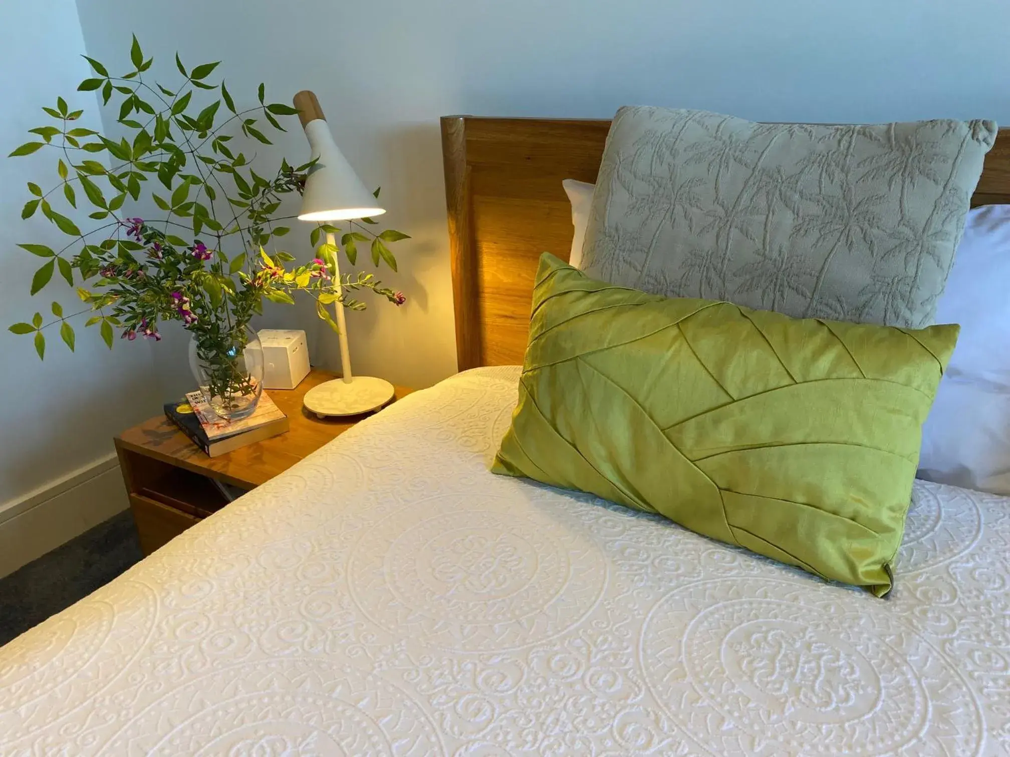 Bedroom, Bed in Captains Retreat Apartments and Cottages