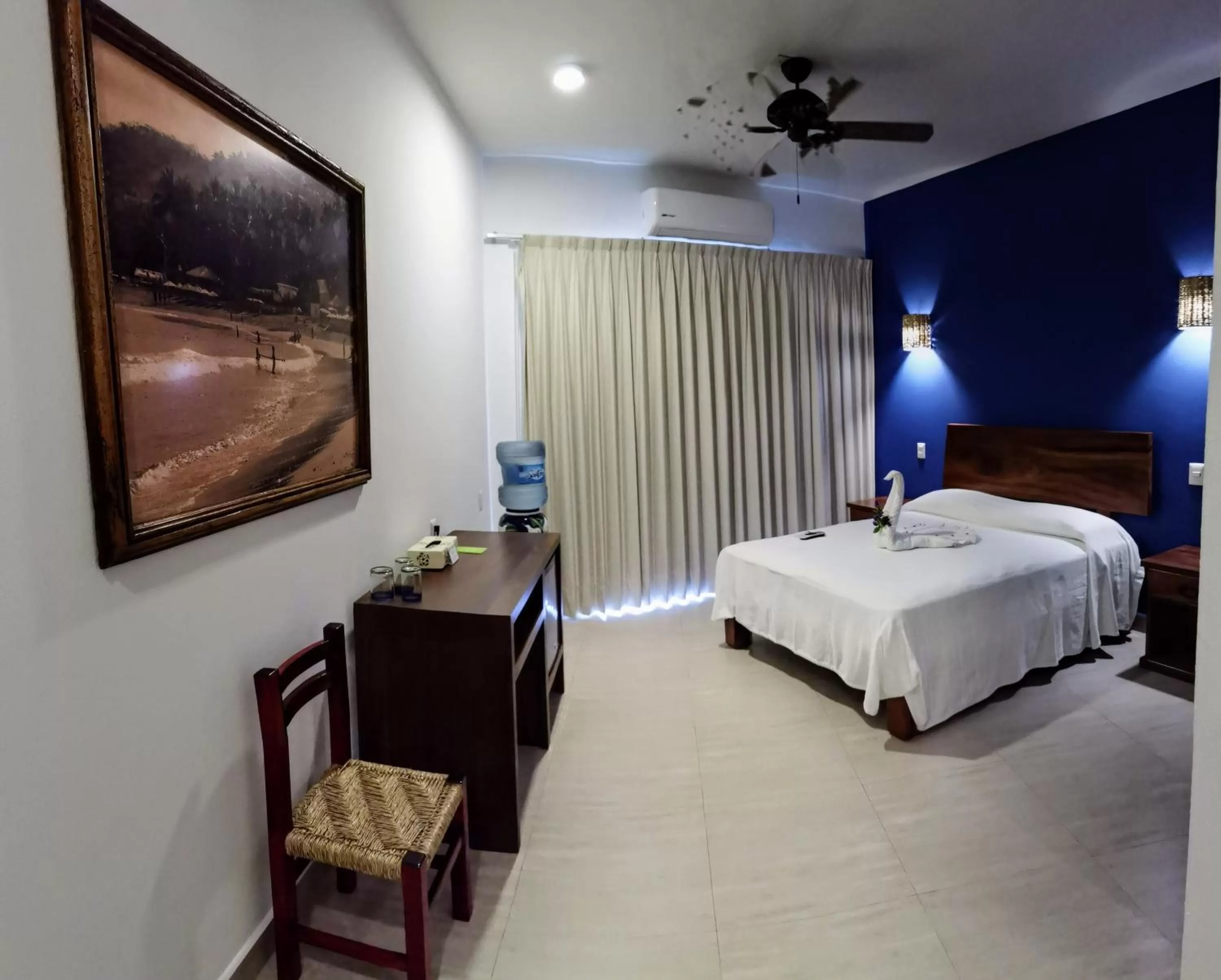 Photo of the whole room, Bed in Hotelito Los Sueños