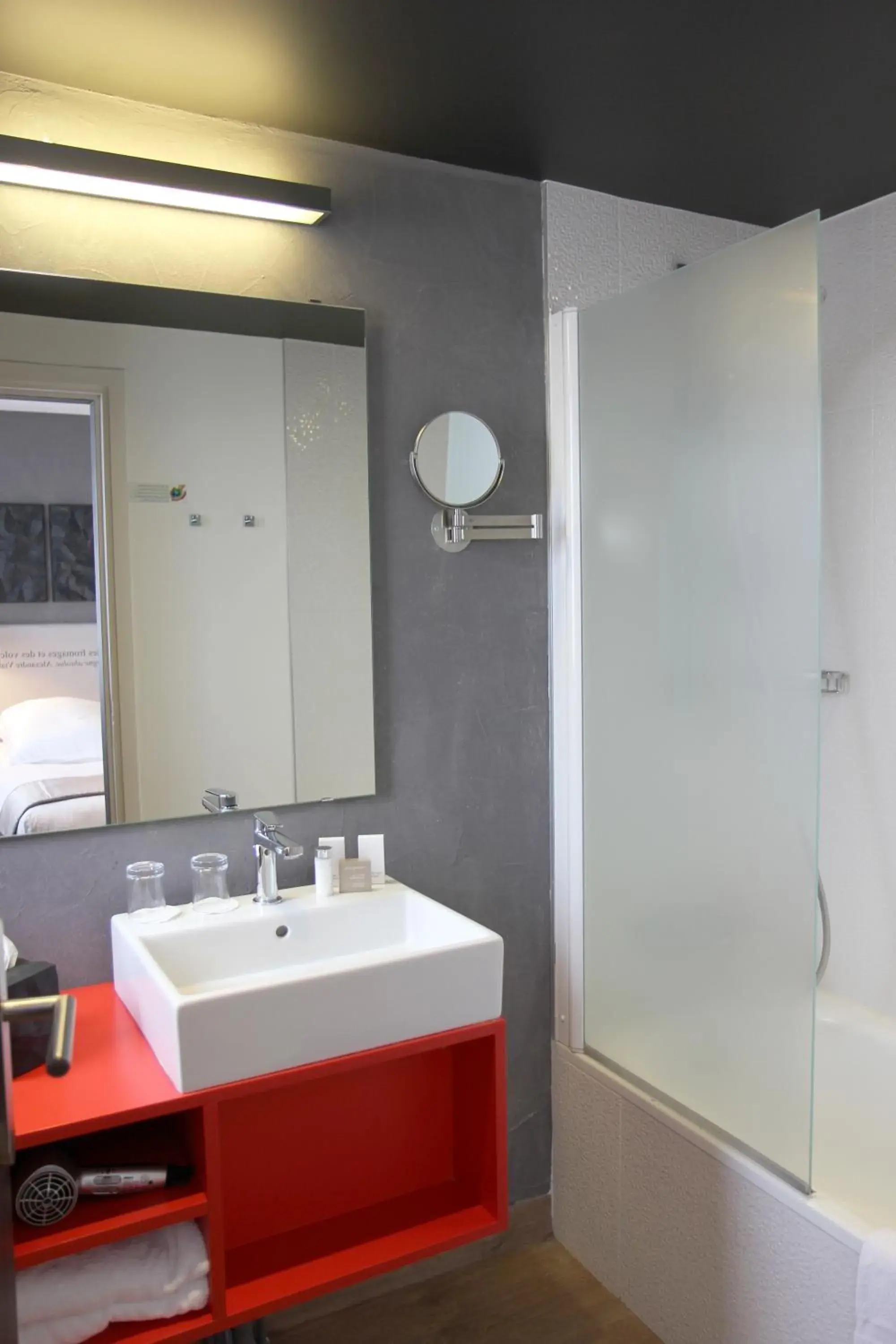 Shower, Bathroom in Best Western Plus Hotel Litteraire Alexandre Vialatte