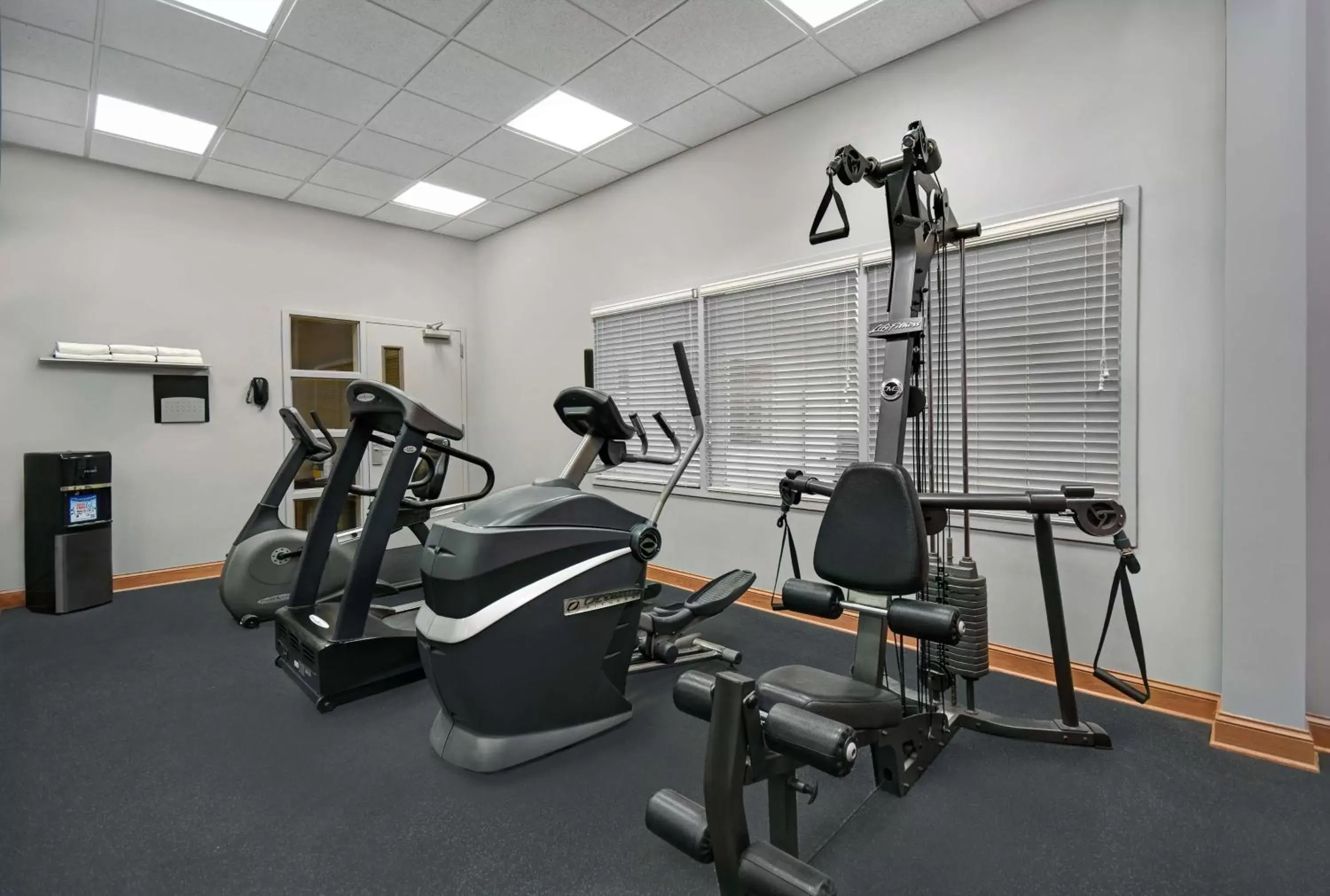 Activities, Fitness Center/Facilities in Country Inn & Suites by Radisson, Rochester-University Area, NY