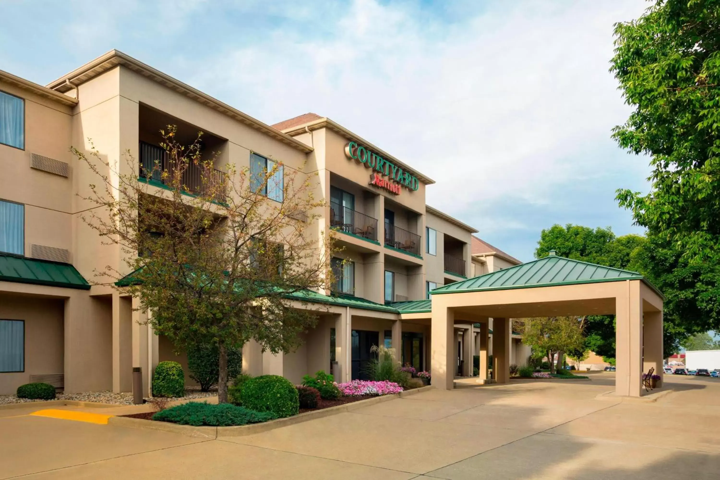 Property Building in Courtyard by Marriott Champaign