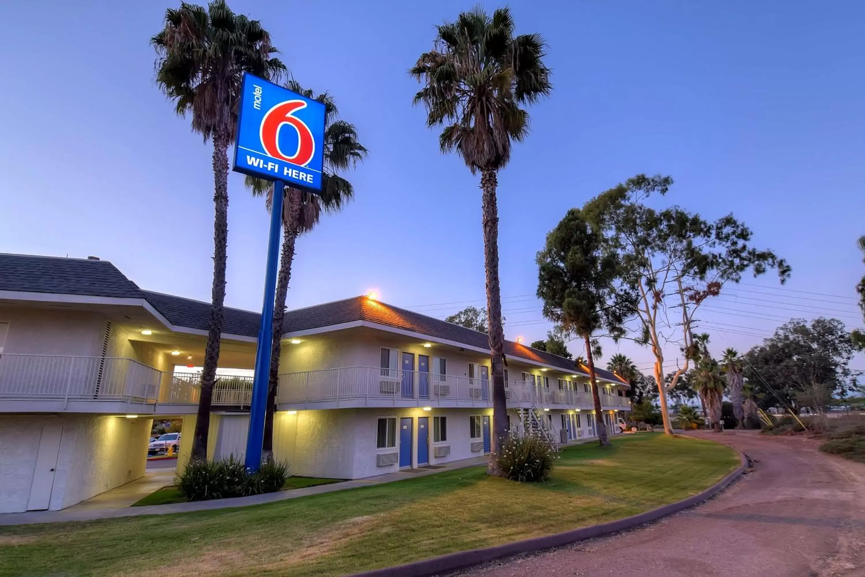 Property Building in Motel 6-San Diego, CA - North