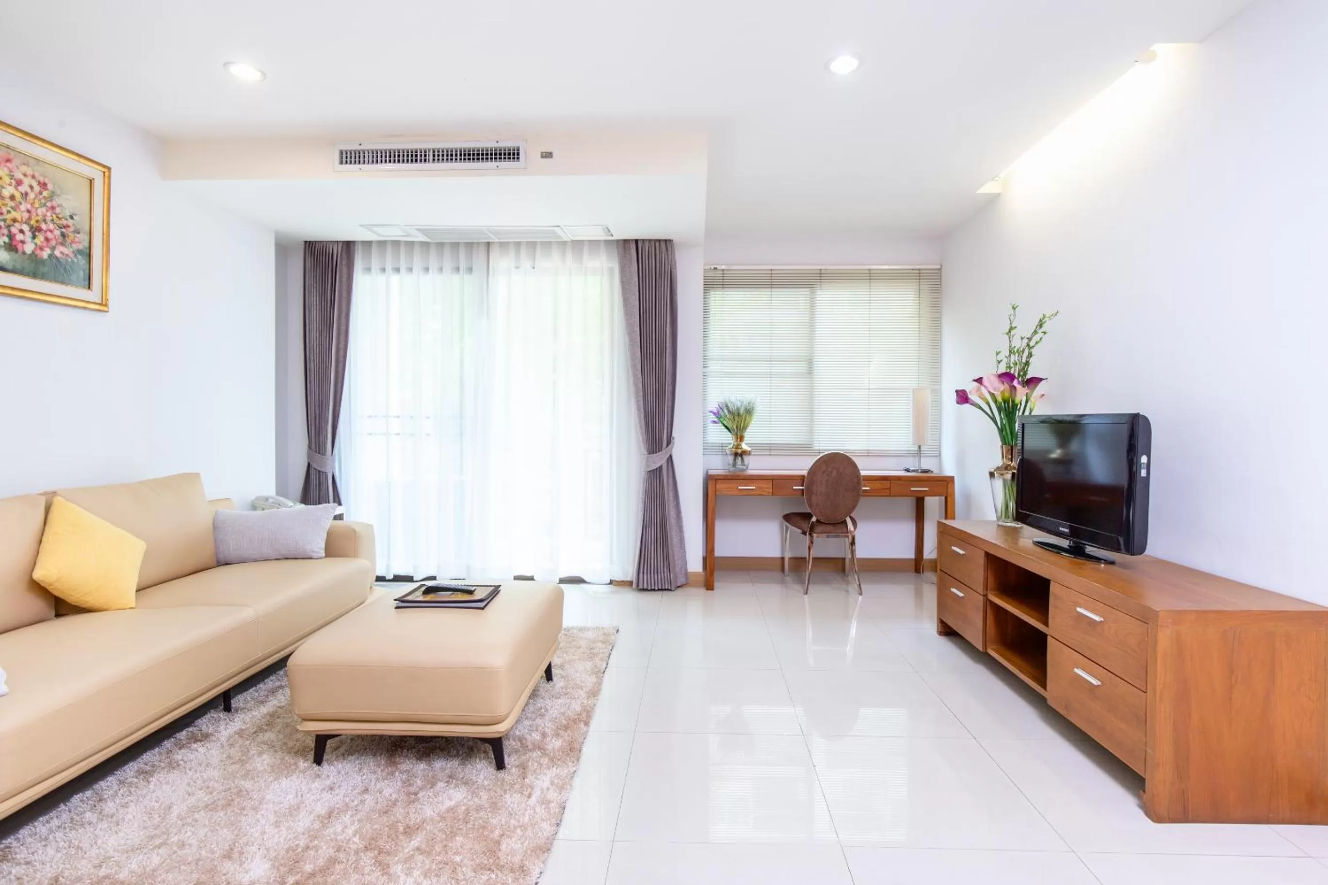 Living room in Lasalle Suites Hotel & Residence