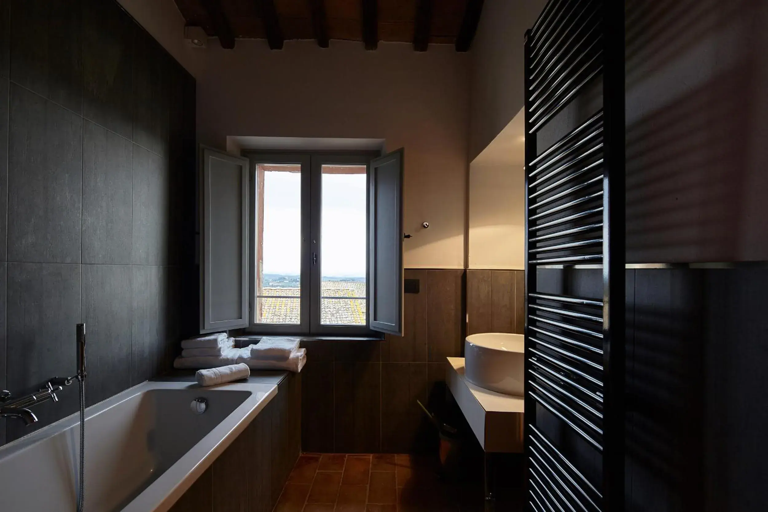 Bathroom in Palazzetto Rosso - Art Hotel