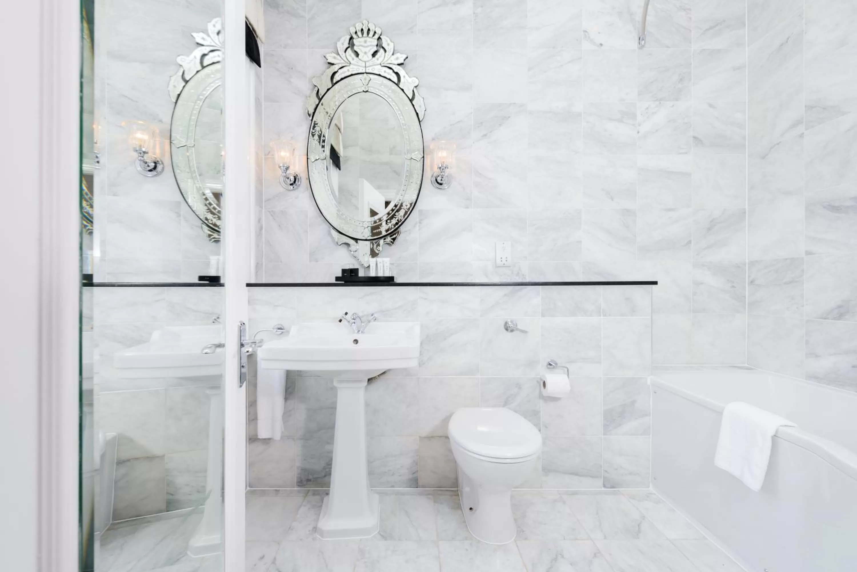 Bathroom in The Metropole Hotel Cork