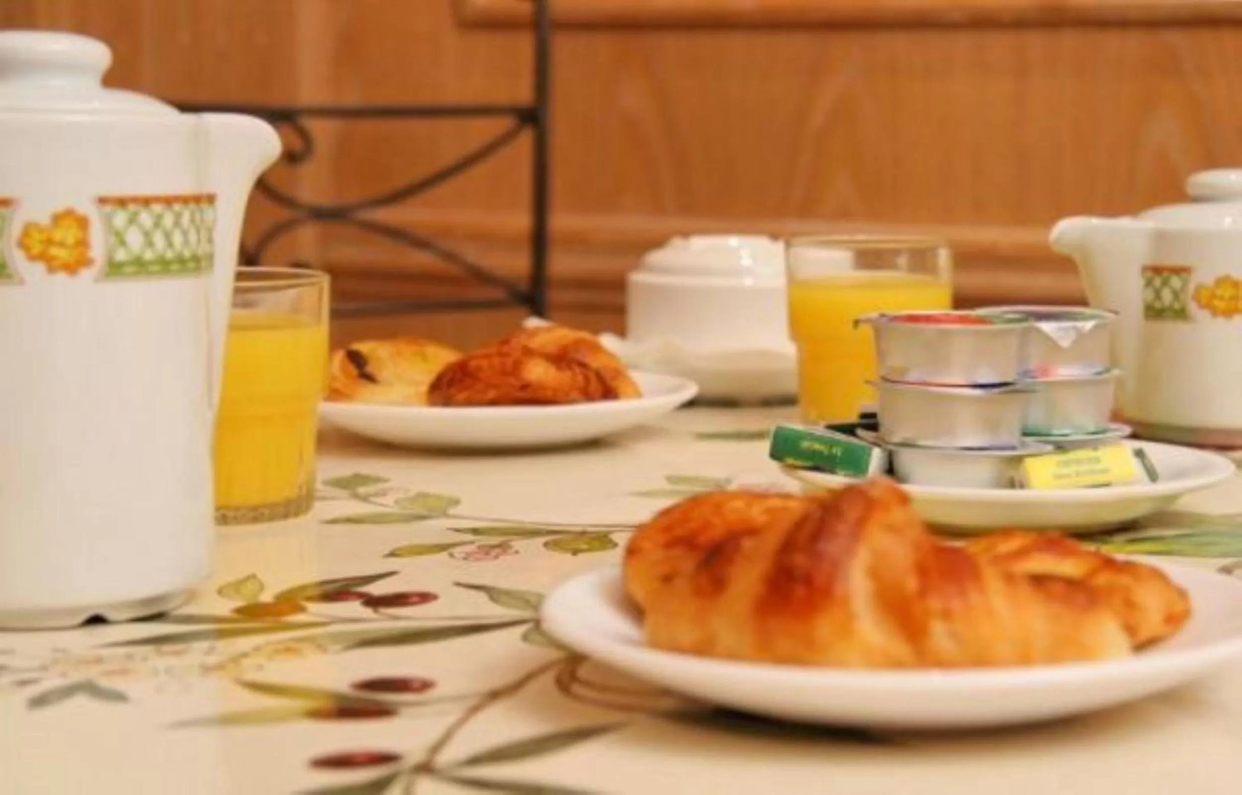 Food in Elysees Niel Hotel