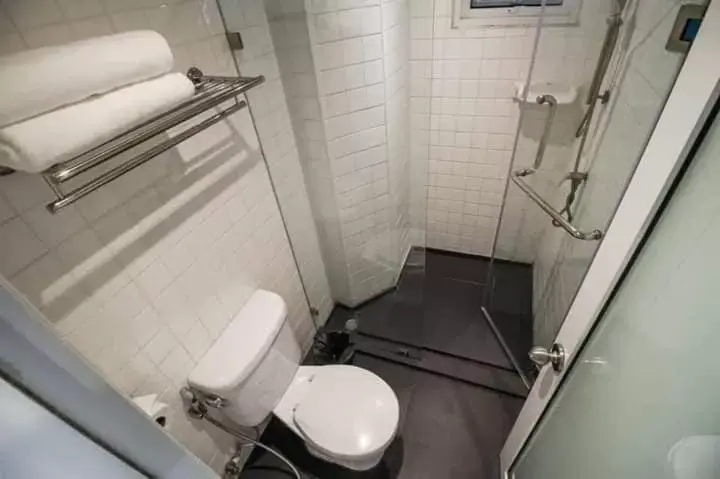 Bathroom in My Hotel Pratunam - Sha Extra Plus