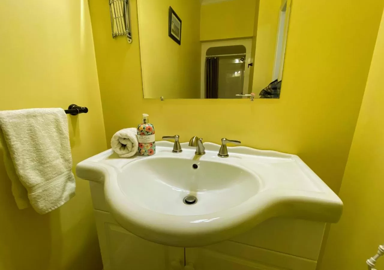Bathroom in Sea Breeze Bed & Breakfast and RV Park