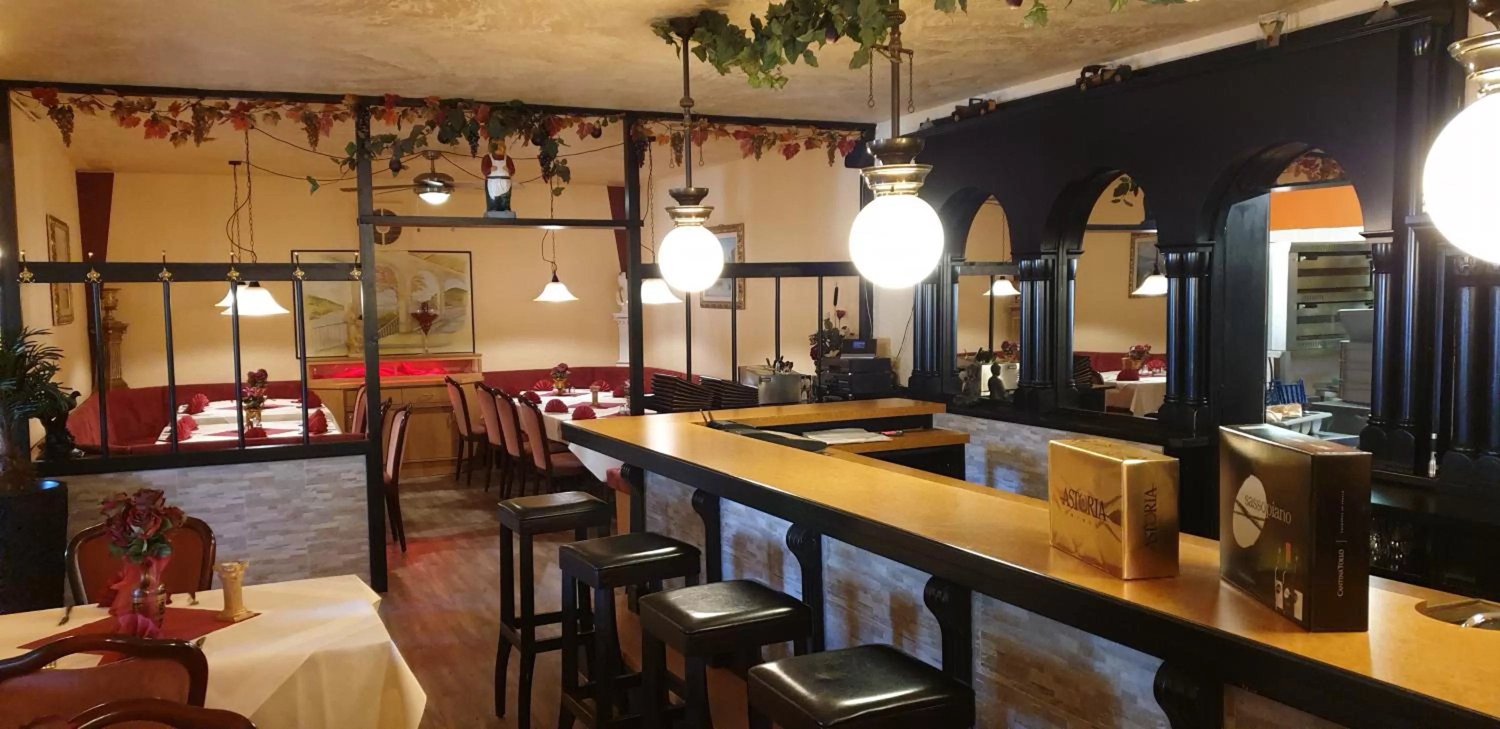 Restaurant/places to eat in La Fontana