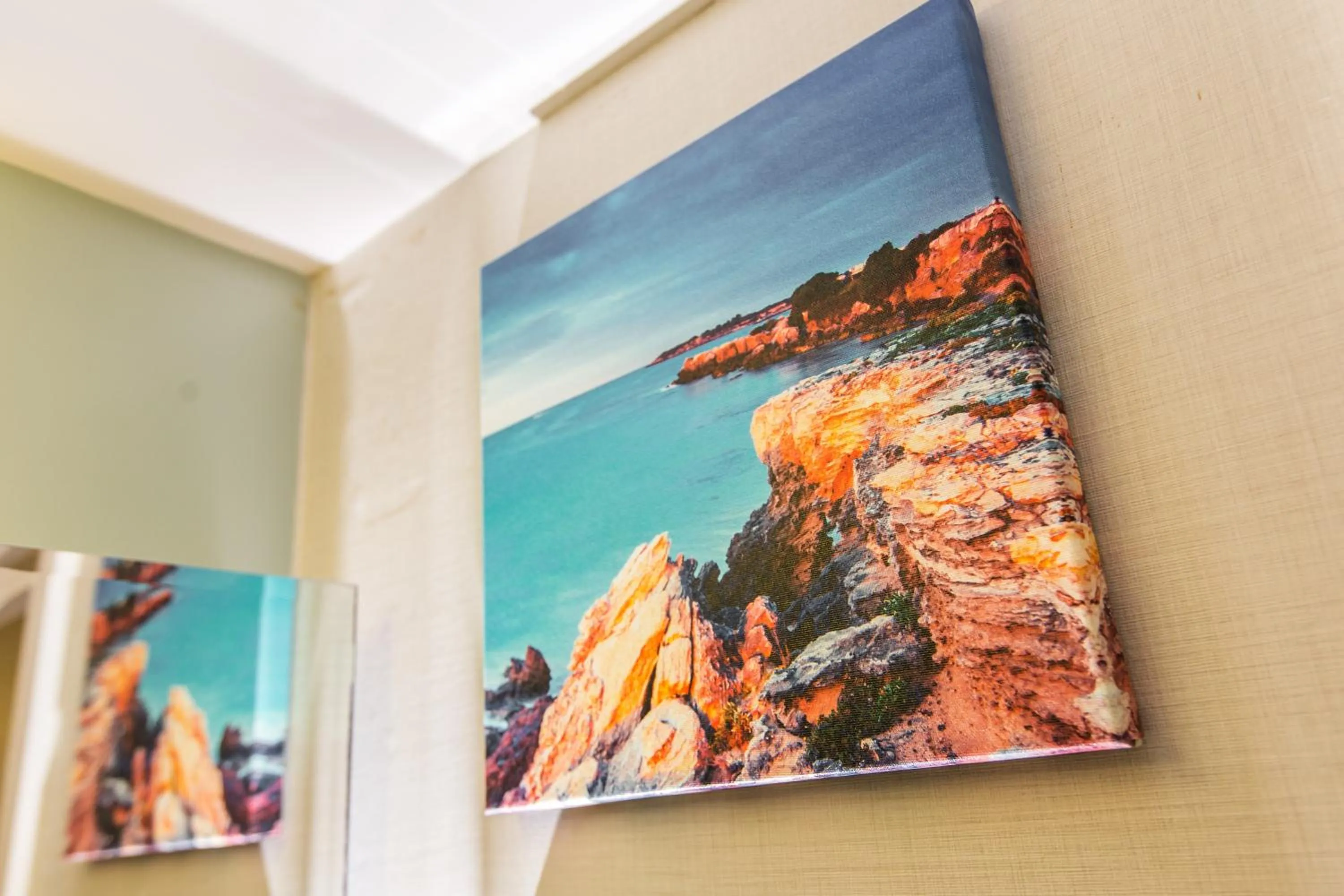 Tropical Studios at Marine Surf Waikiki - FREE PARKING - BEST LOCATION - FULL KITCHEN - SWIMMING POOL