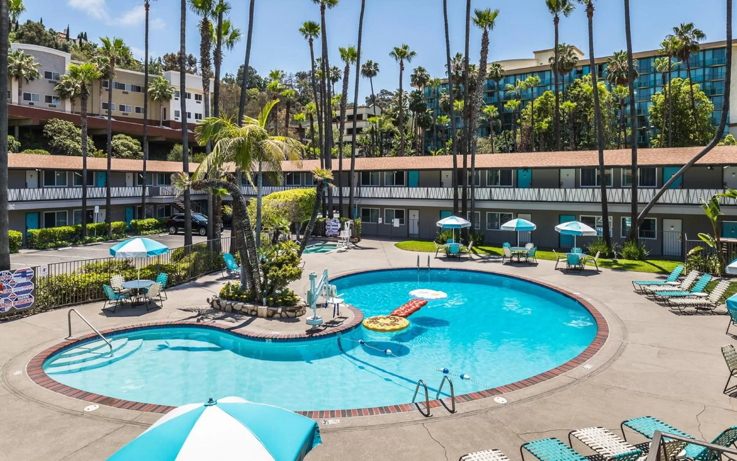 Swimming pool in Kings Inn
